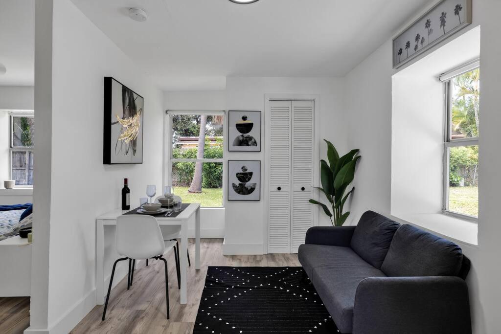 Sunny Miami Stay - Pool - BBQ - Centrally Located