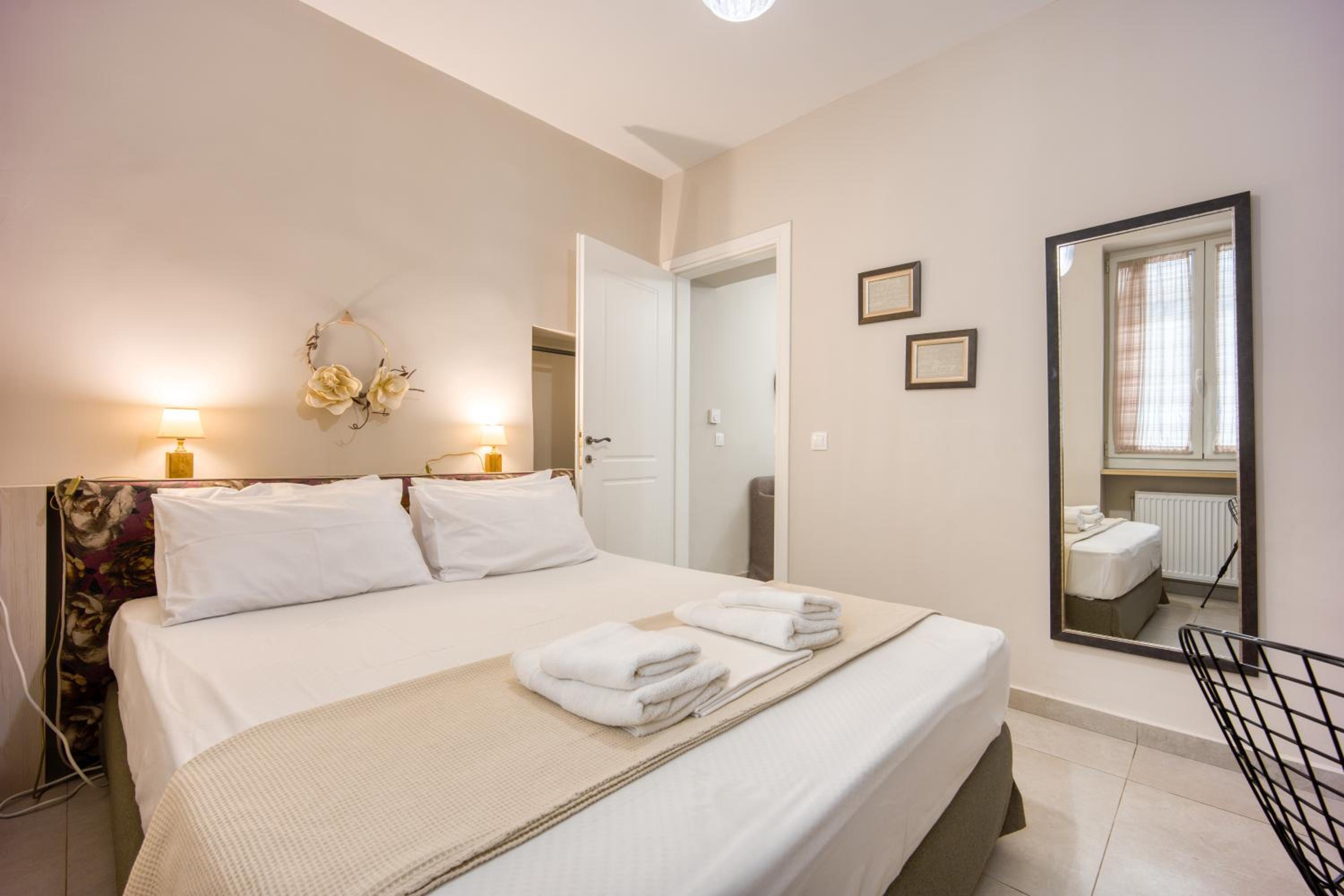 Pagrati/Hilton area, Bentzi (3) Boutique Apt. for 4