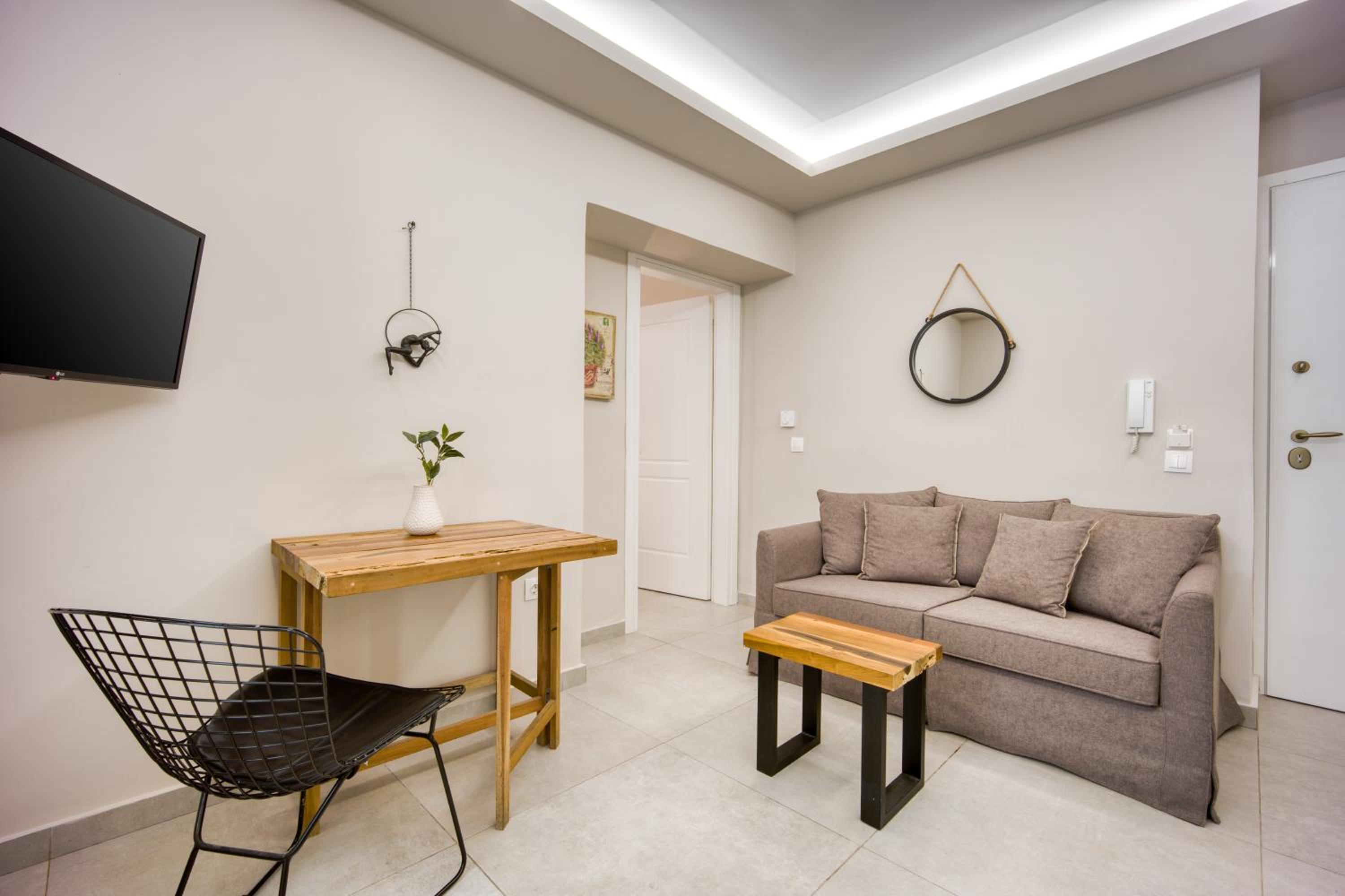 Pagrati/Hilton area, Bentzi (3) Boutique Apt. for 4
