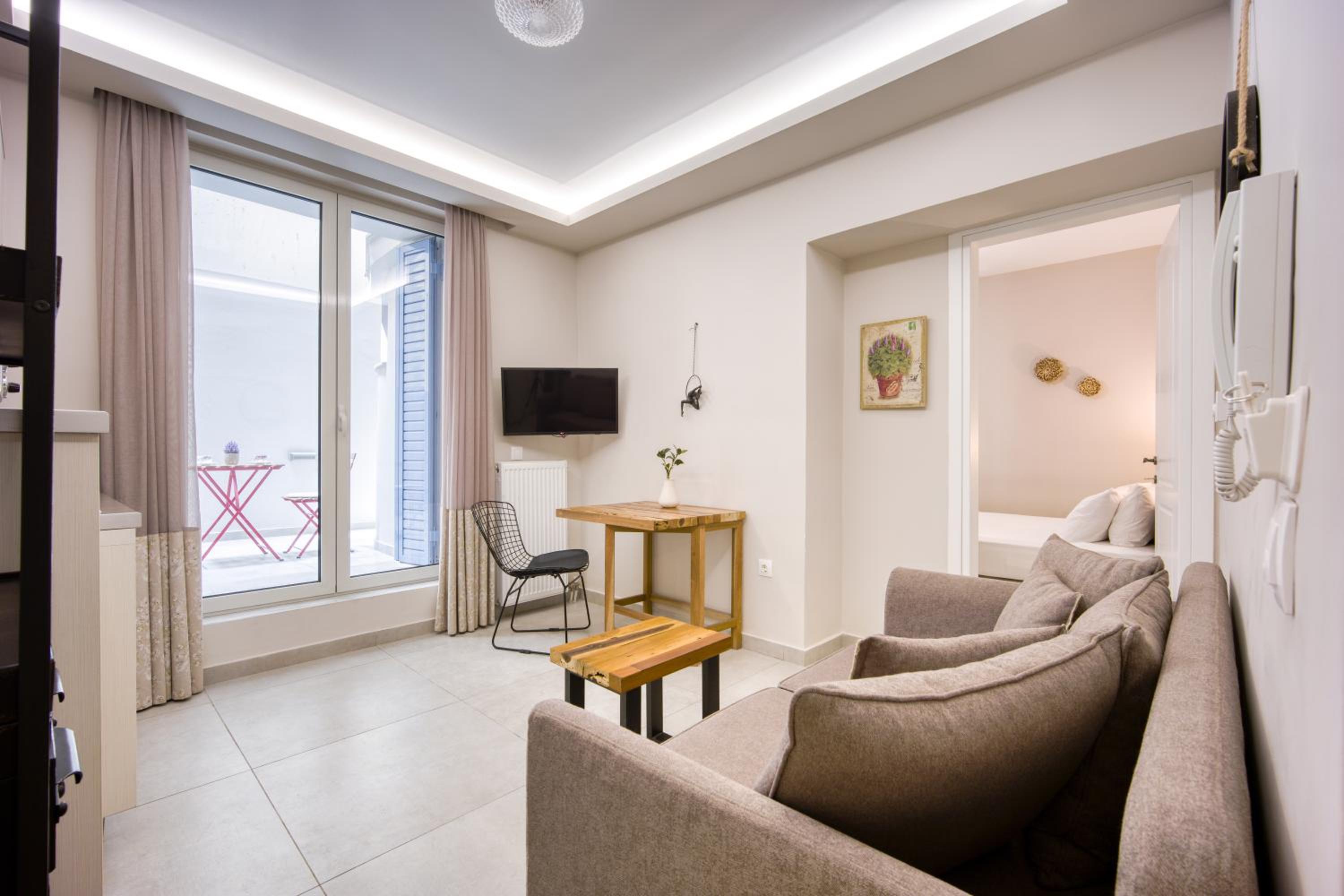 Pagrati/Hilton area, Bentzi (3) Boutique Apt. for 4