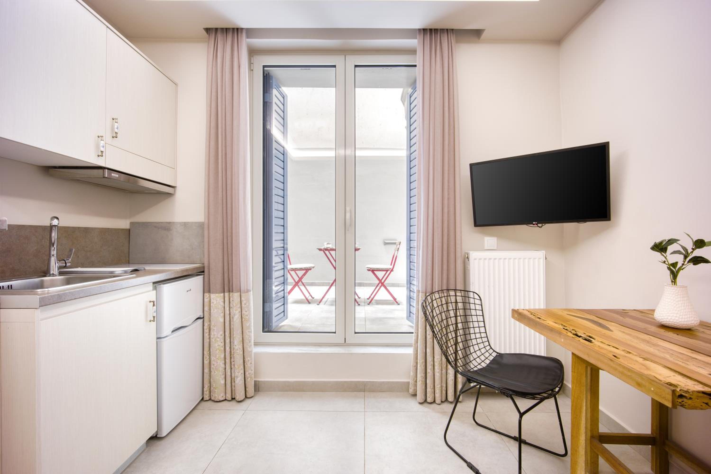 Pagrati/Hilton area, Bentzi (3) Boutique Apt. for 4