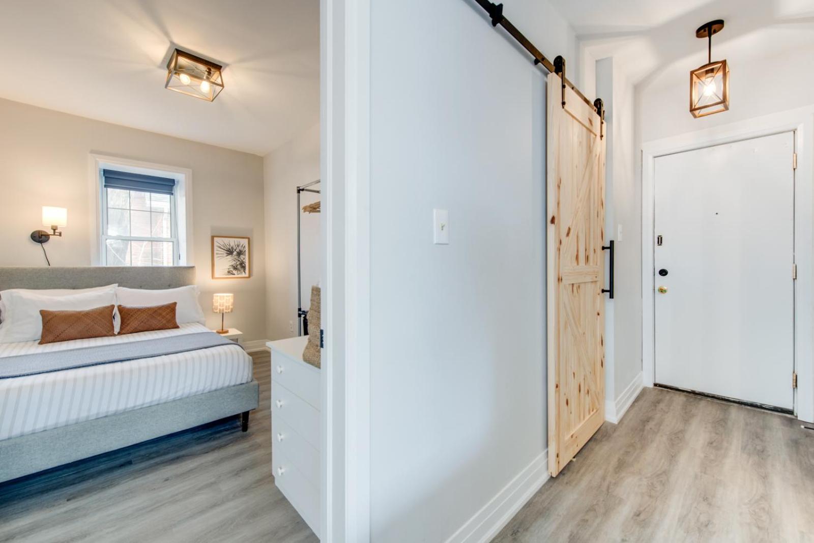 Peterborough Vacations - Cozy Compact Apartment Comfort Beyond A Hotel Stay - Property Image 5