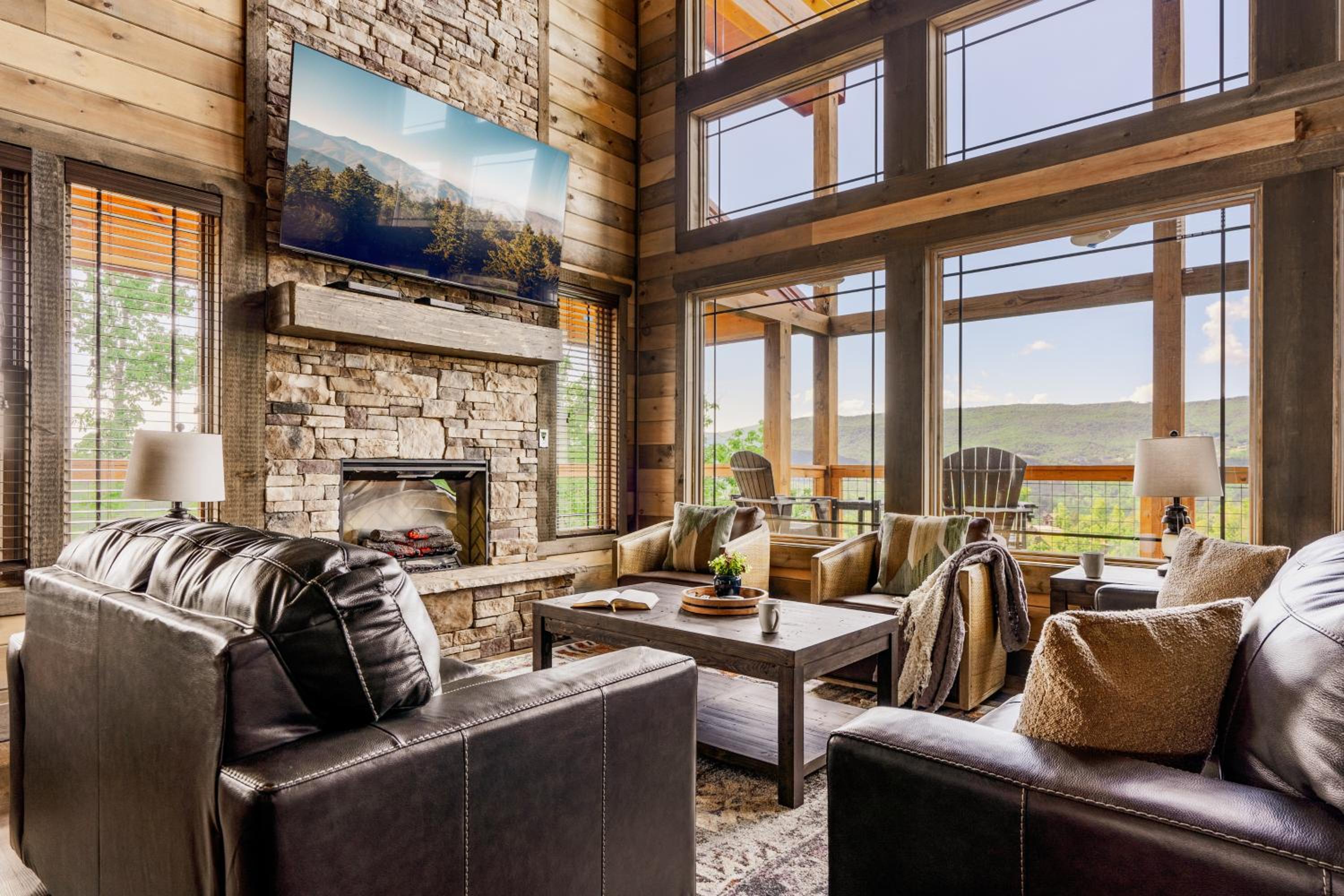 UltEscape 4 Pvt BDRM5BA-VIEWS-Firepit-Theater view 3
