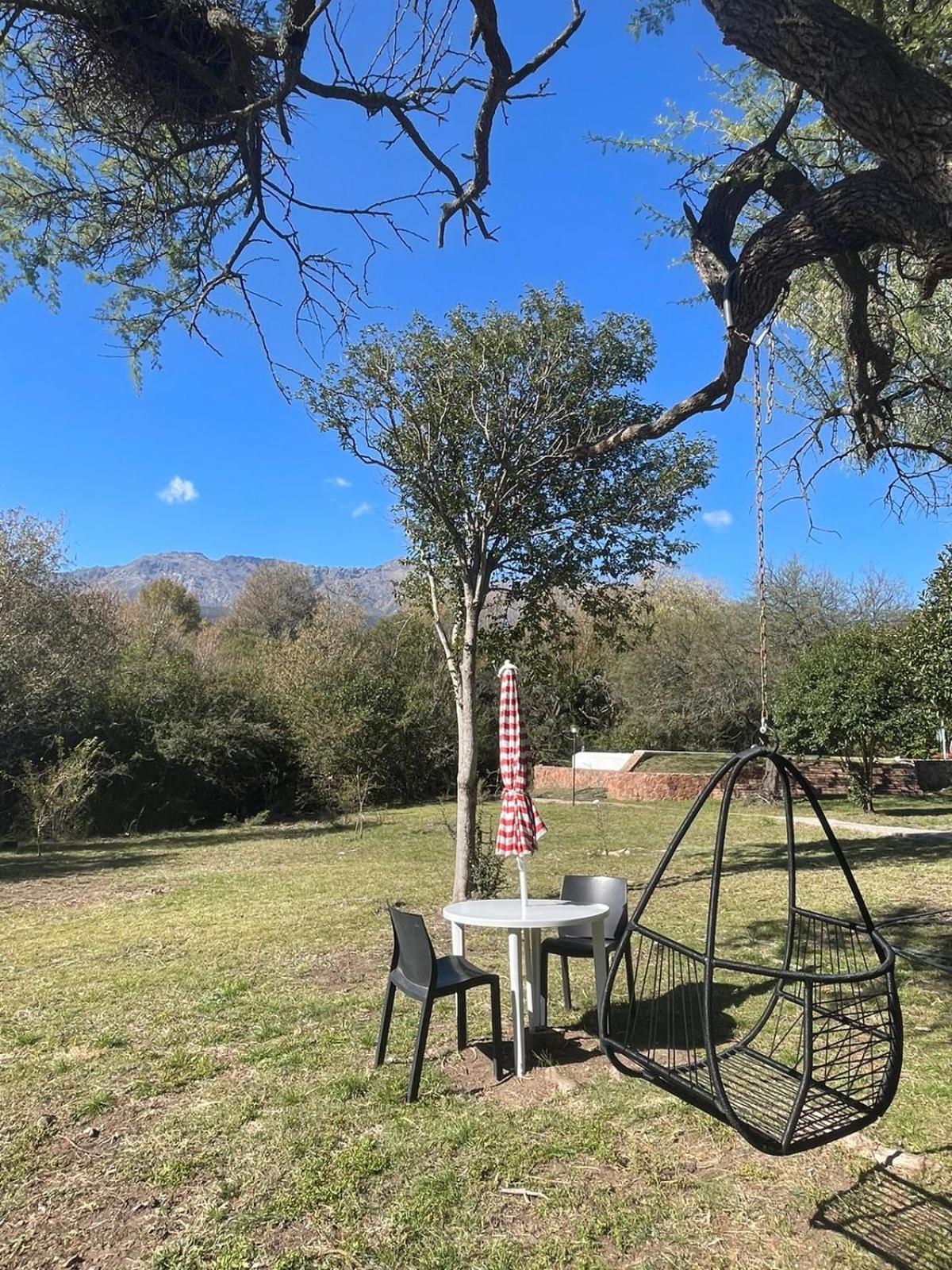 Casa de piedra con jardin y pileta - privada