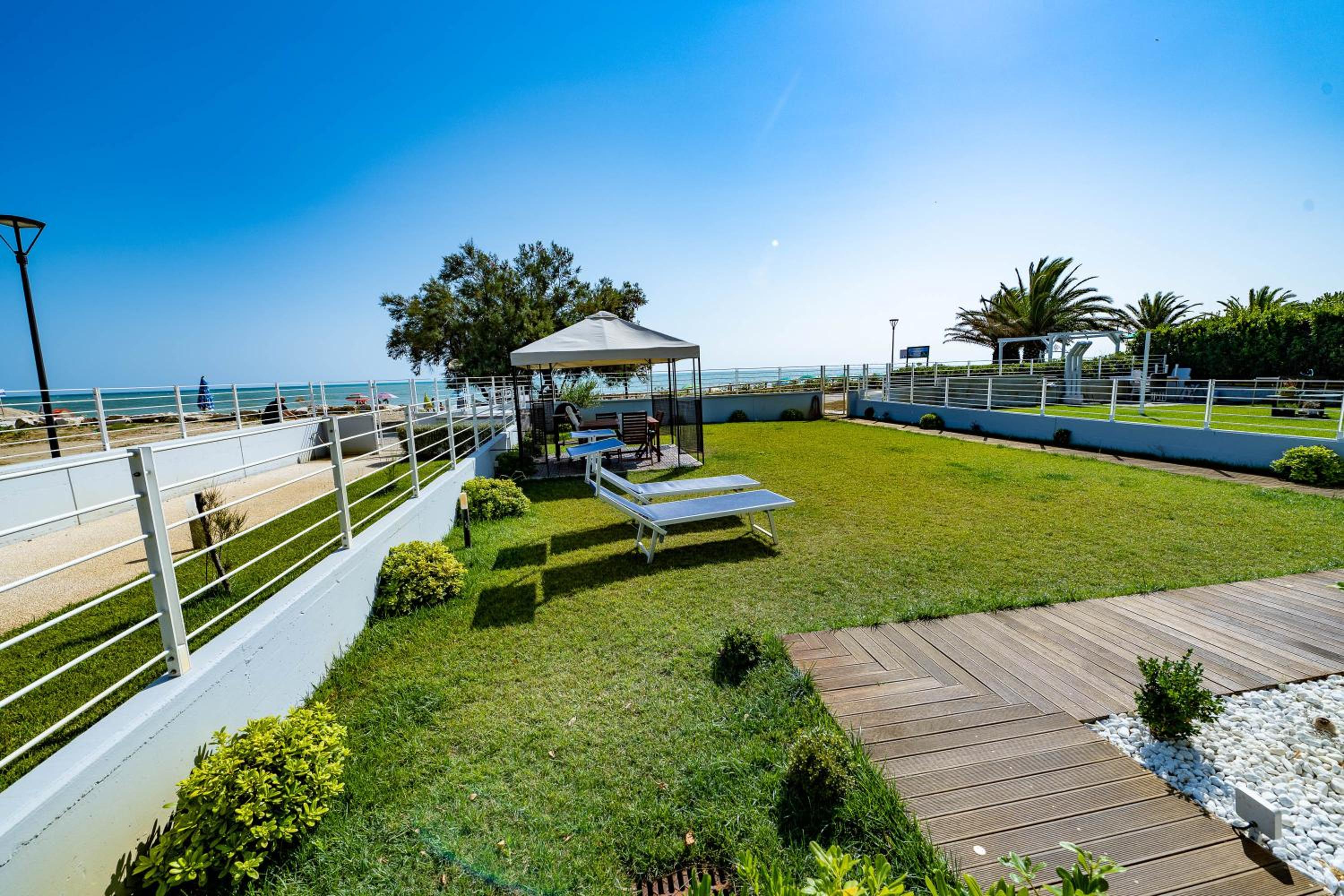 Appartamenti Voce del Mare view 2