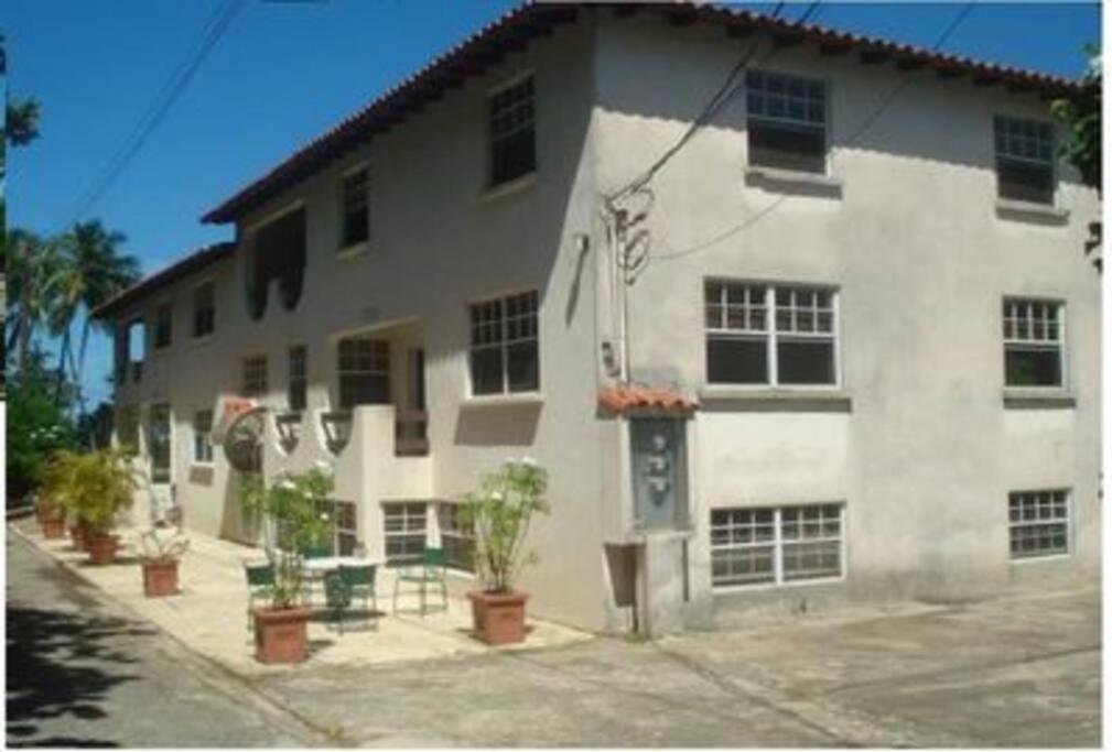 Oasis-Chandler's Coast-10mins to Holetown-2 BR Ad