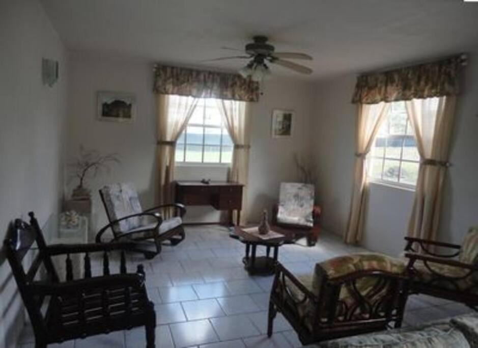Oasis-Chandler's Coast-10mins to Holetown-2 BR Ad