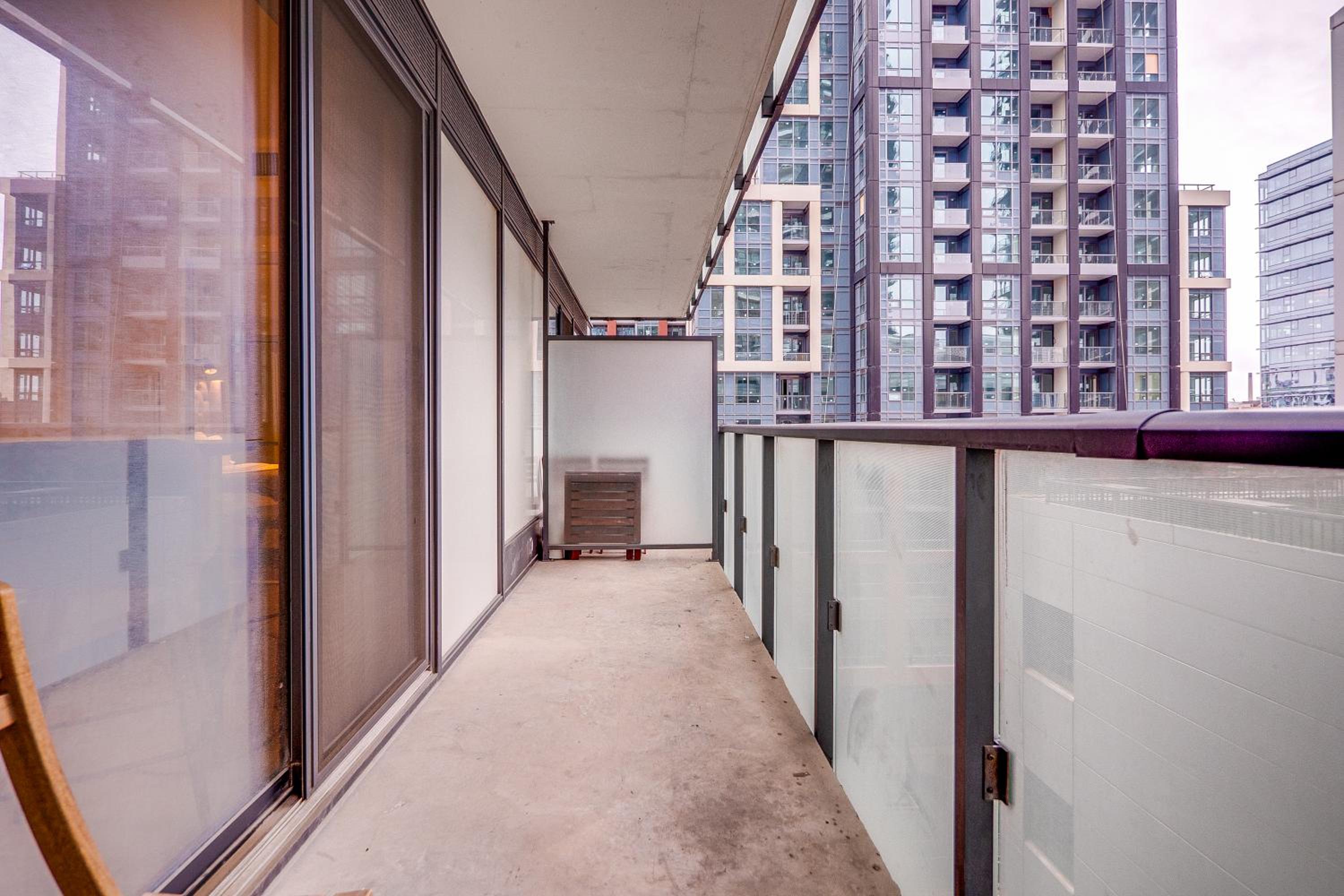 Modern Suite on Peter St - City View