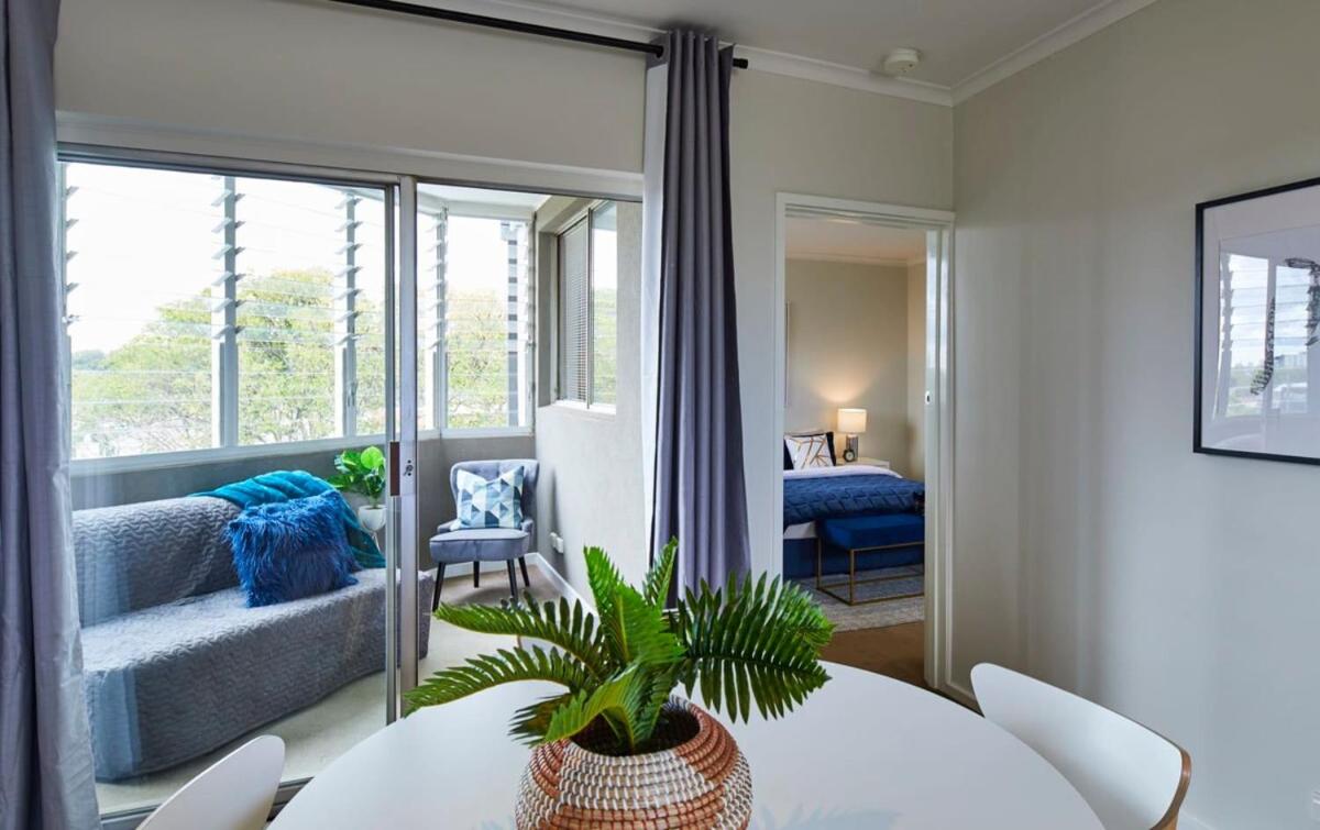 Windsor Prahran Sunny Spacious 1 Bed with Sunroom