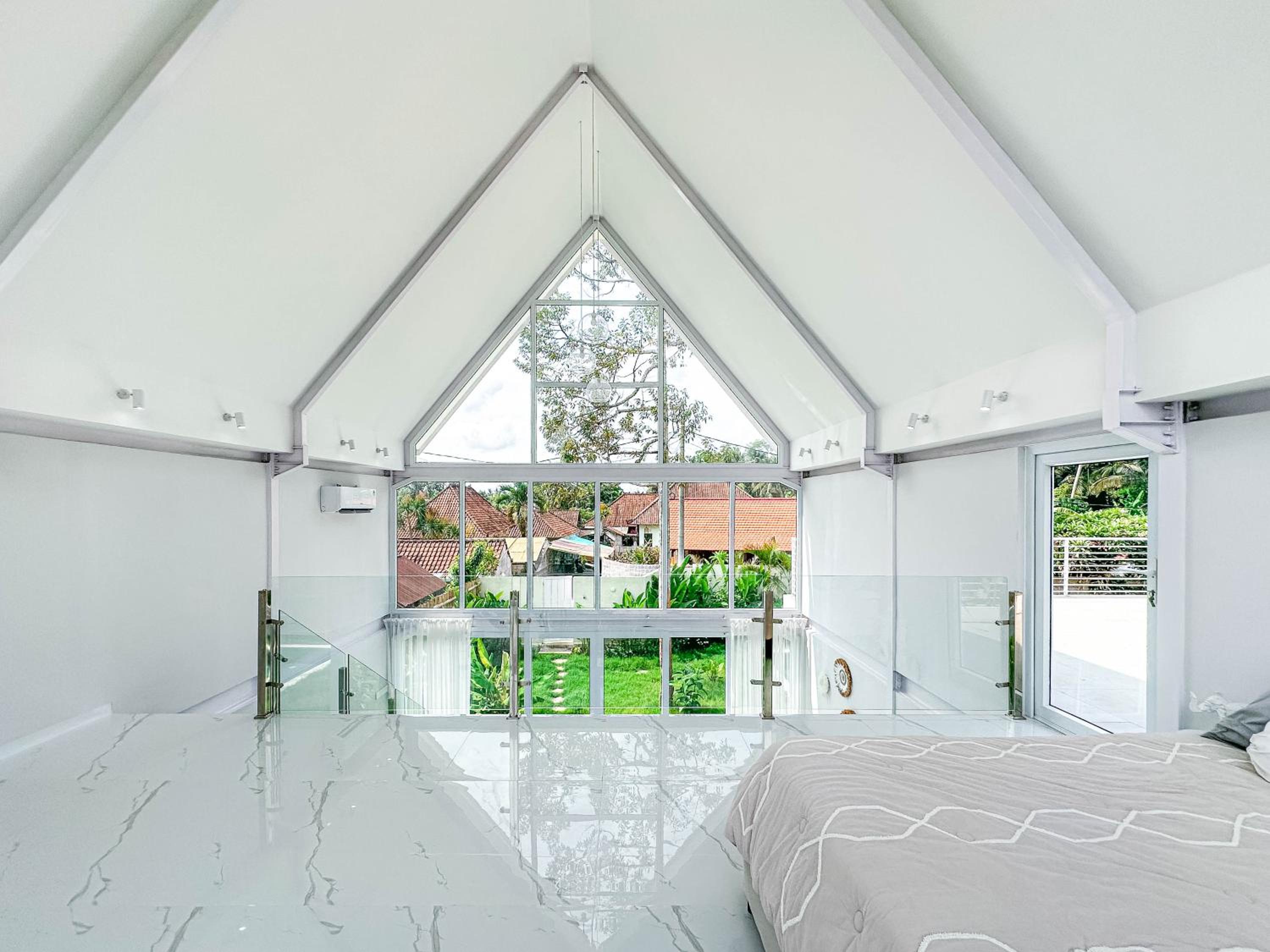 White Villa Ubud by Supala