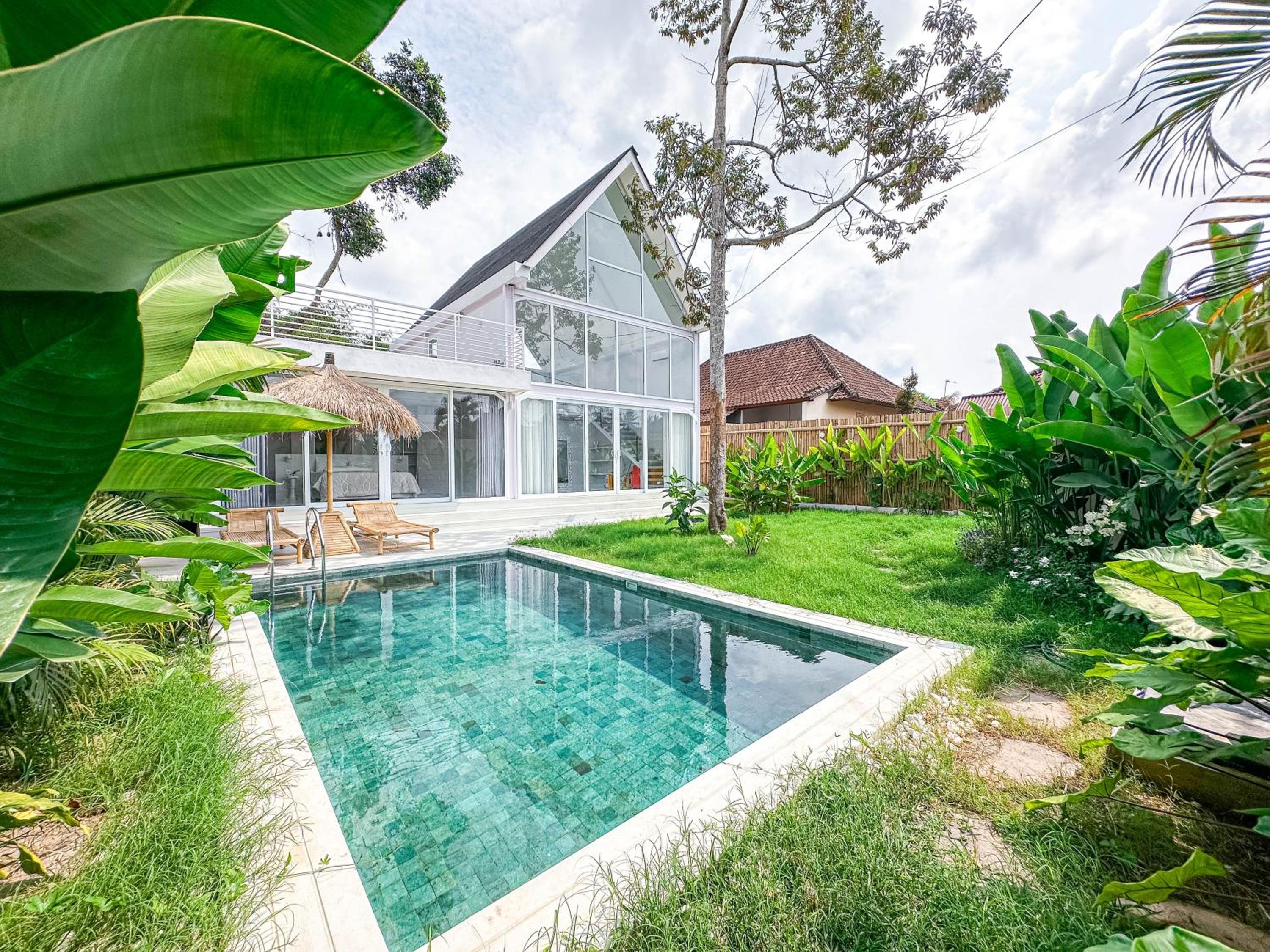 White Villa Ubud by Supala