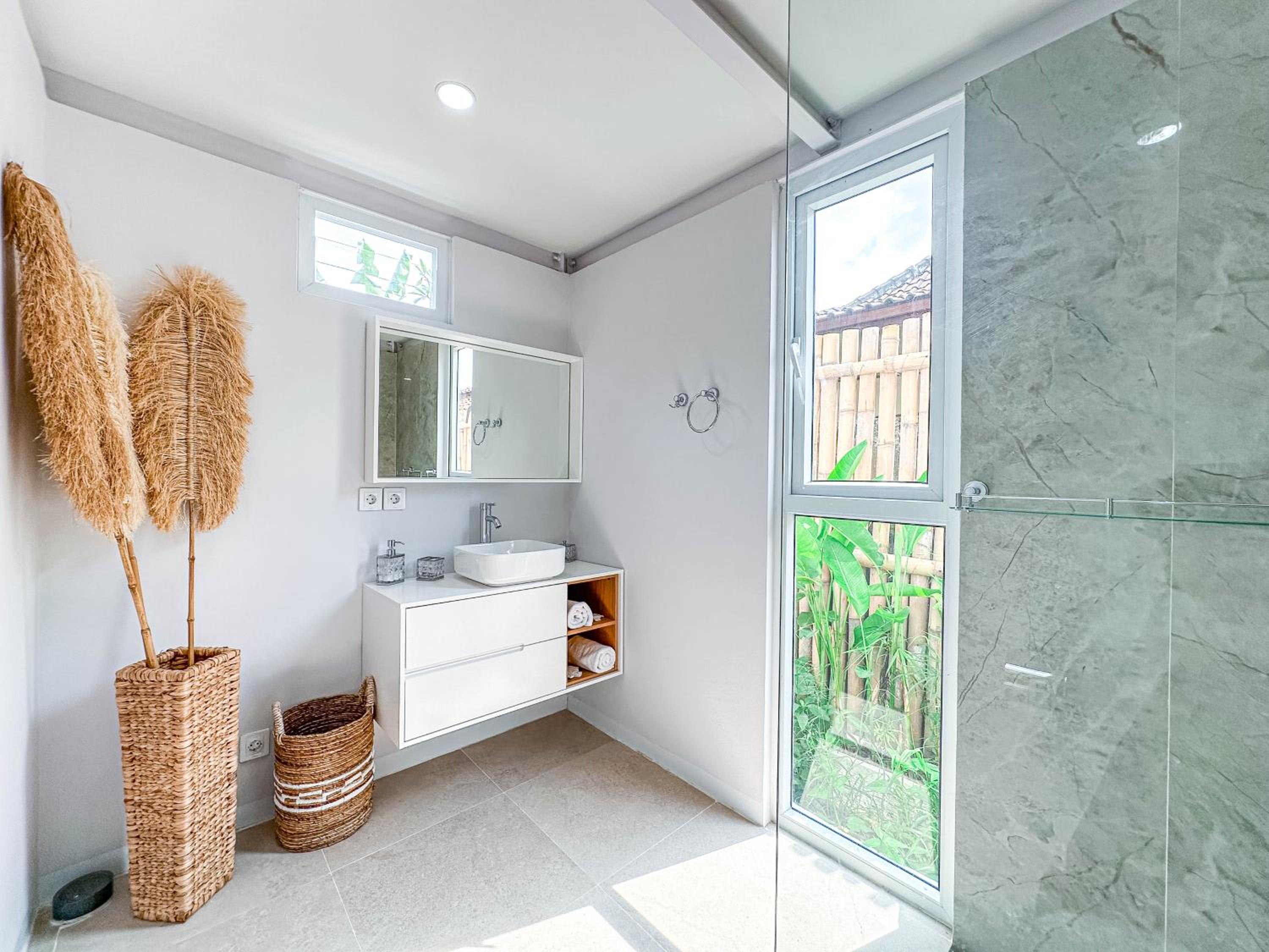 White Villa Ubud by Supala