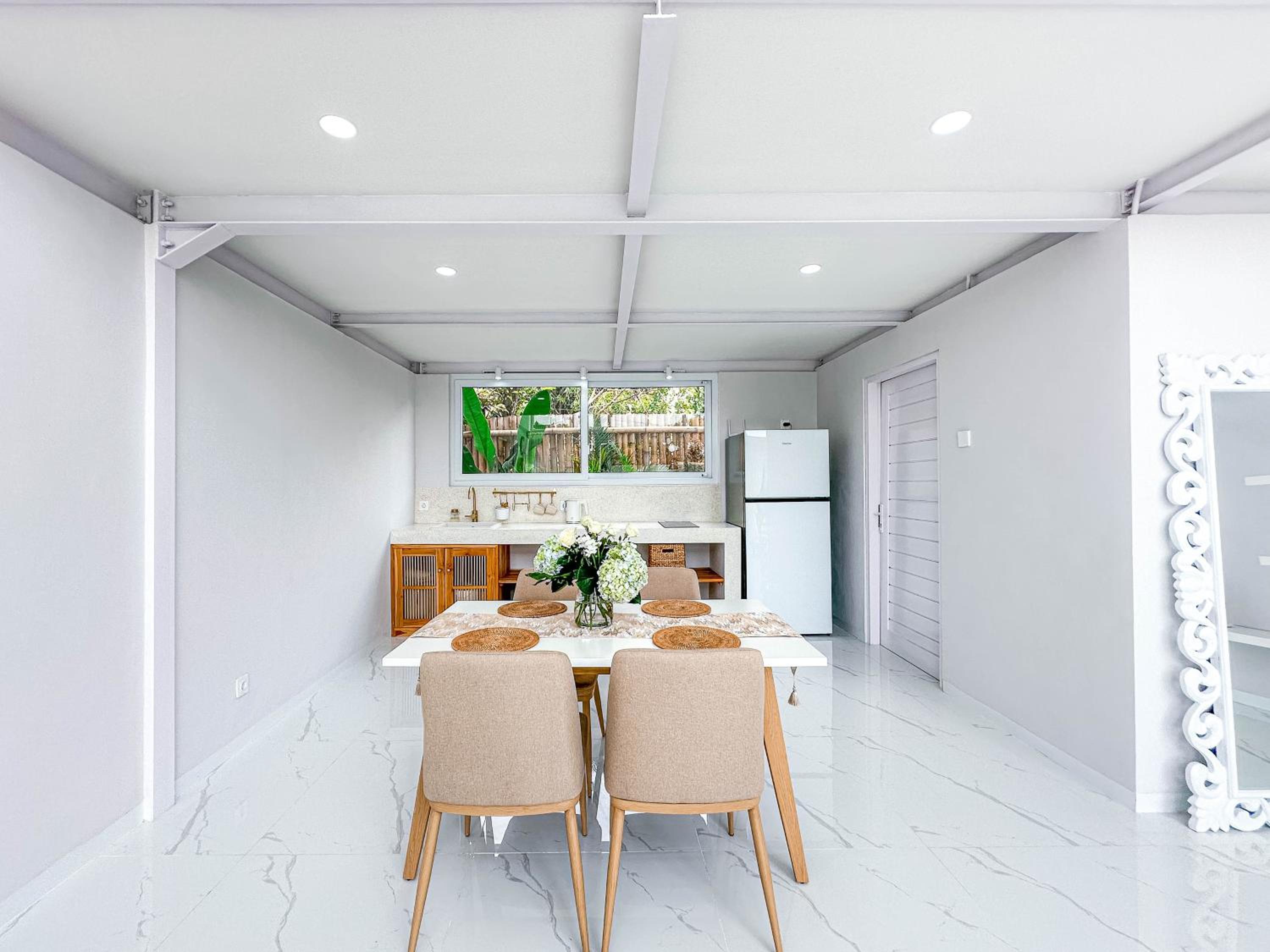 White Villa Ubud by Supala