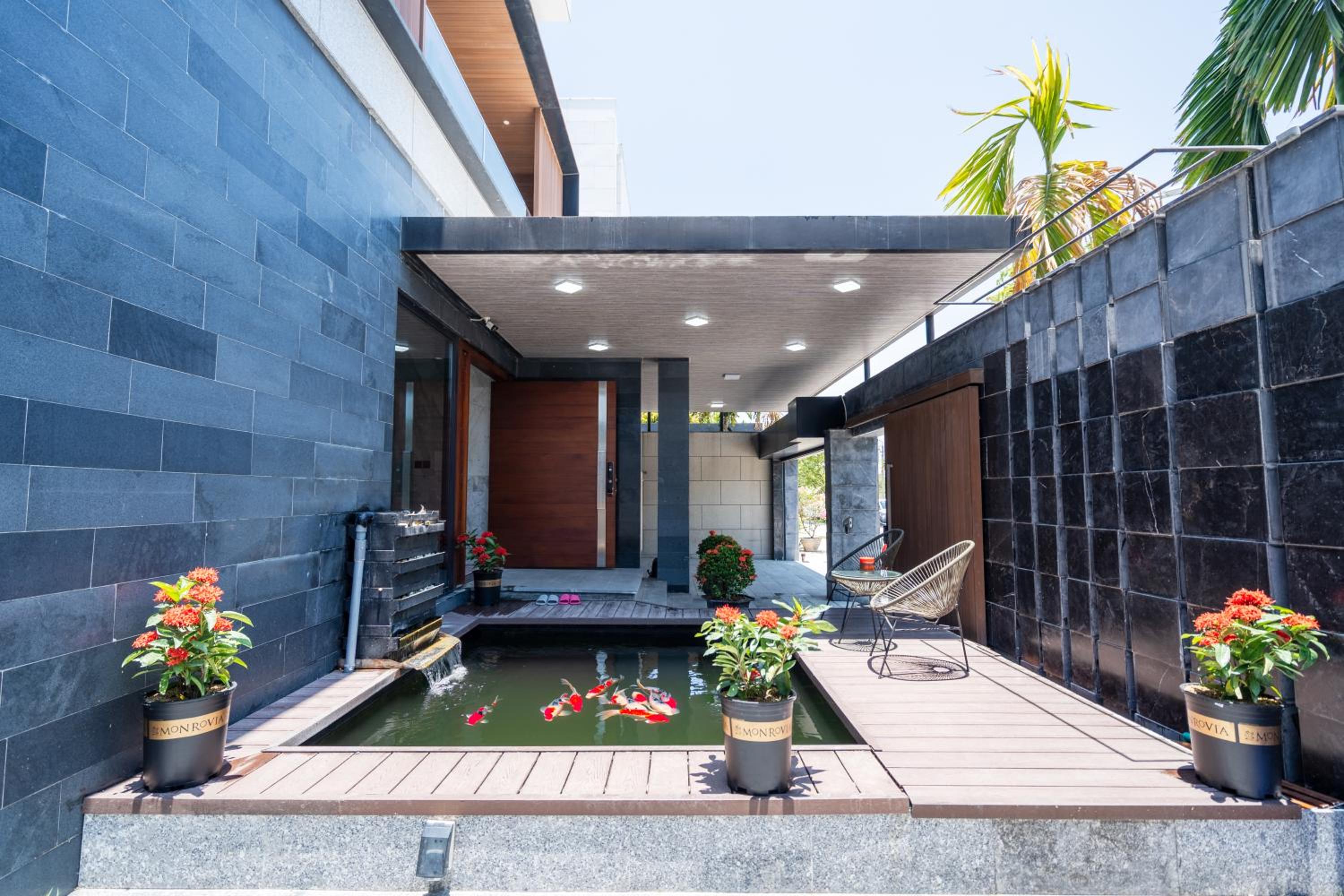 Deluxe Riverside Pool Villas Danang view 4