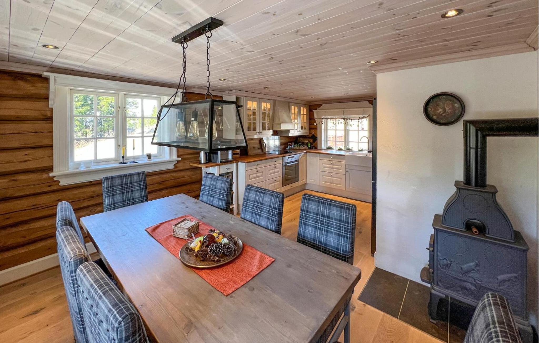 Beautiful Home In Øyer With Wifi
