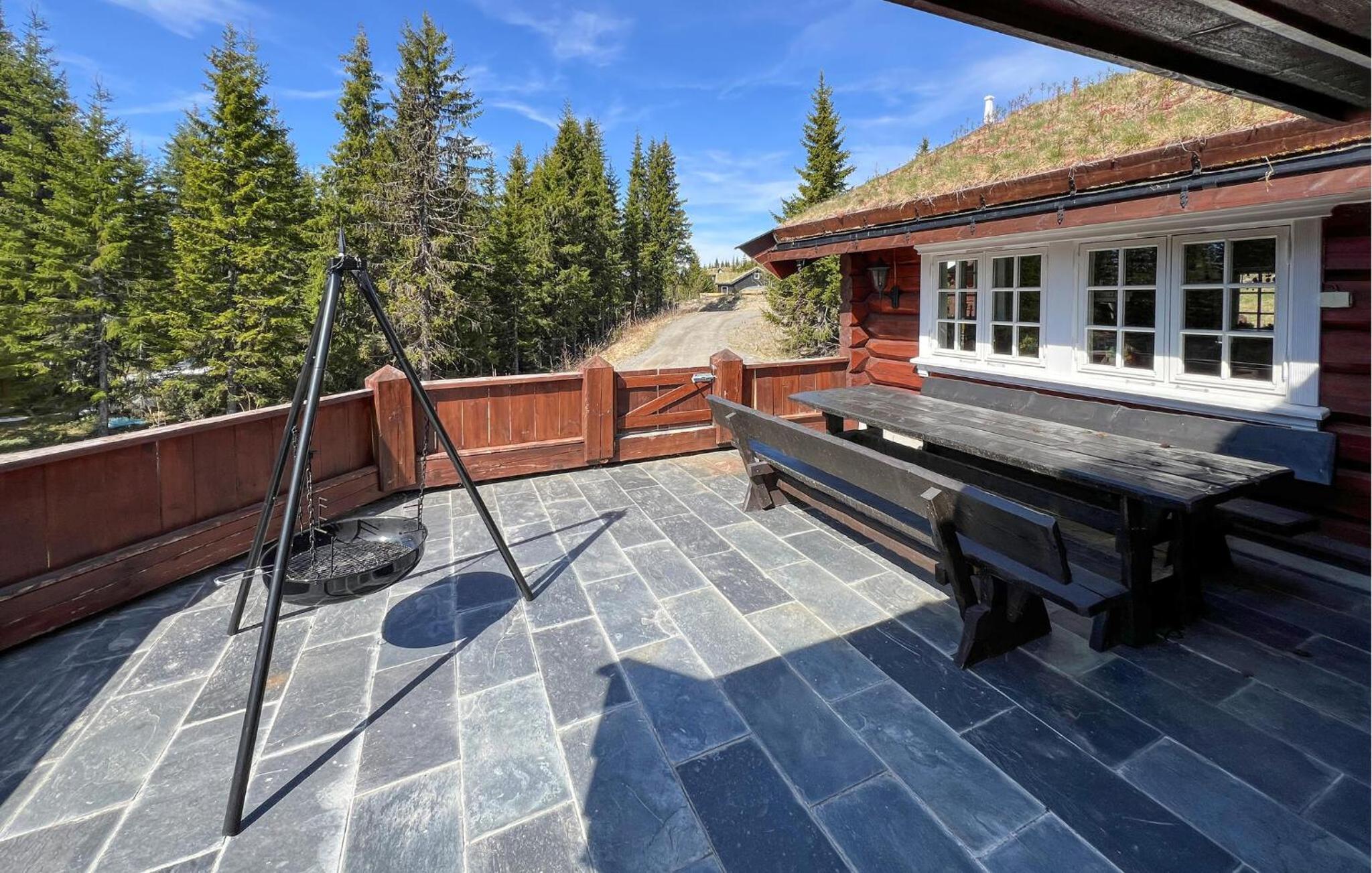 Beautiful Home In Øyer With Wifi