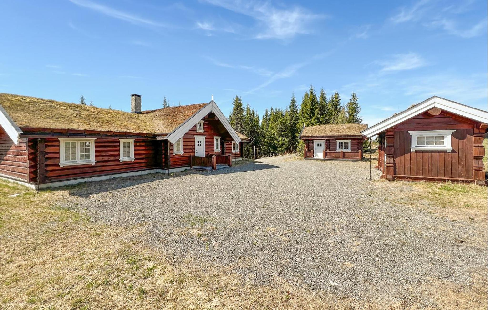 Beautiful Home In Øyer With Wifi