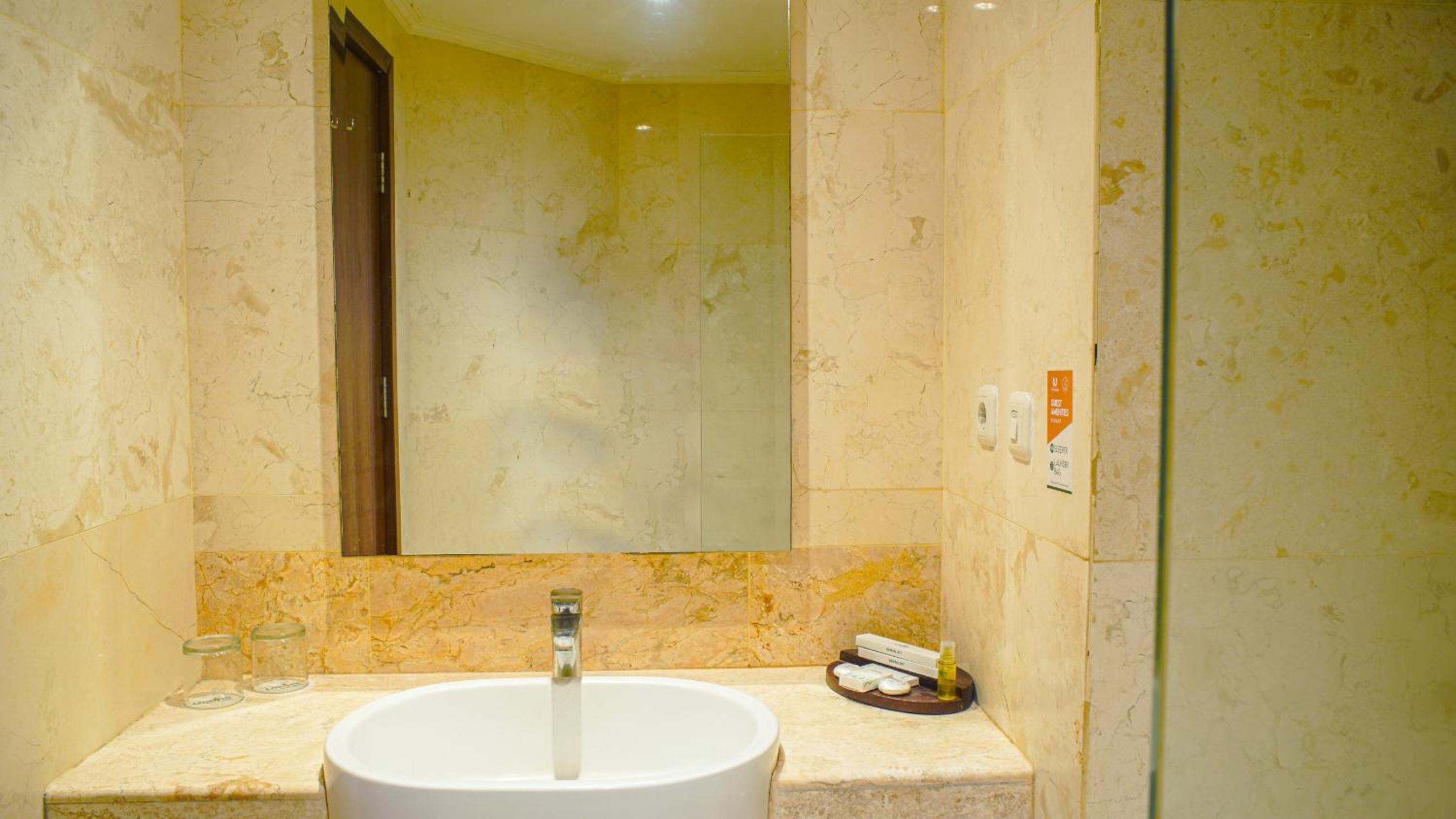 Solo Vacations - Lorin Dwangsa Solo Hotel - Property Image 2