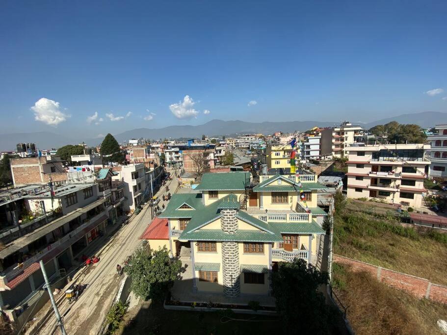 Cheerful 5-bedroom villa with garden and views view 2
