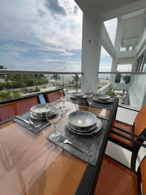 BeachFront Luxury Condo