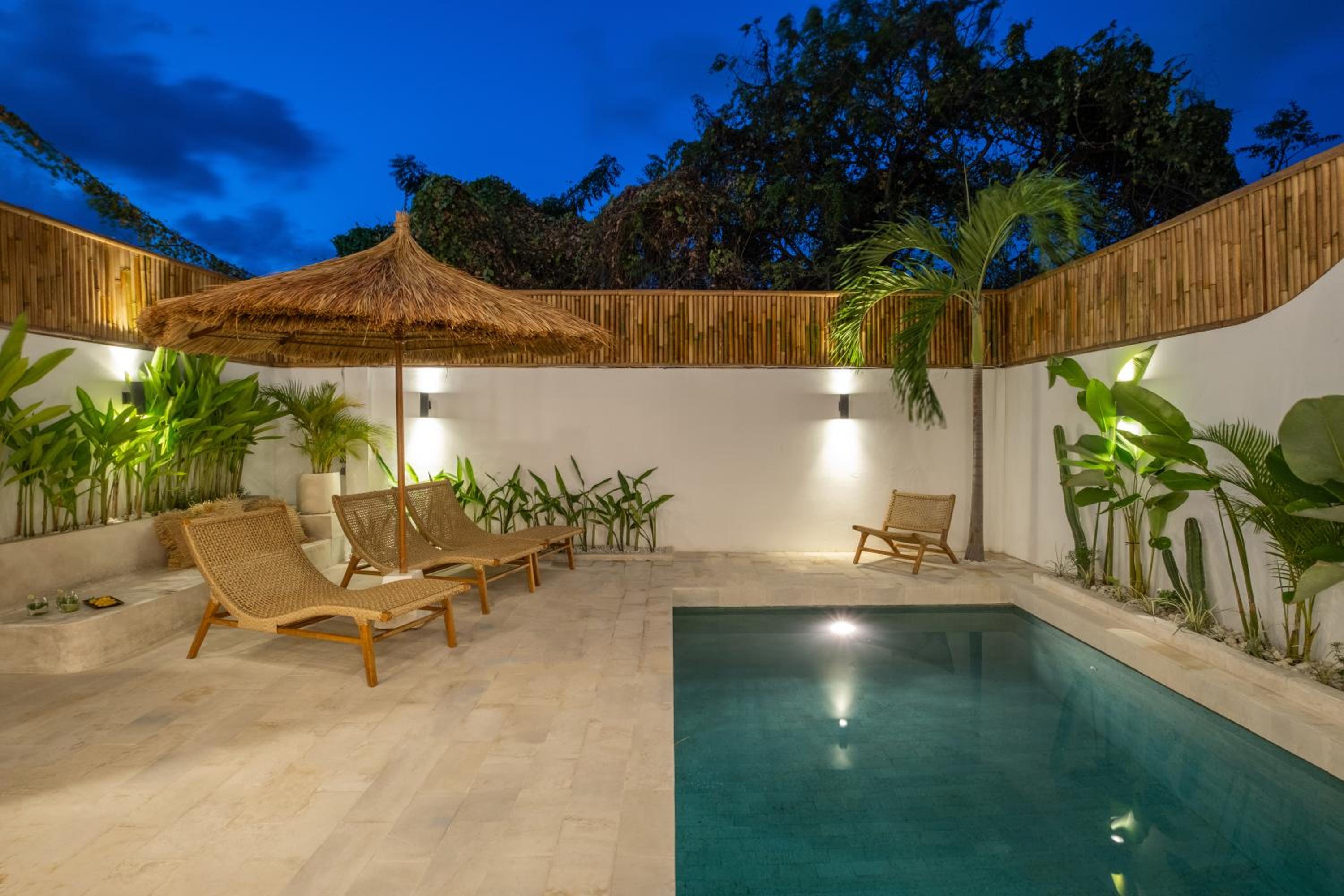 Villa Milos - Tropical 4BD Villa - 90 Seconds To The Beach view 2