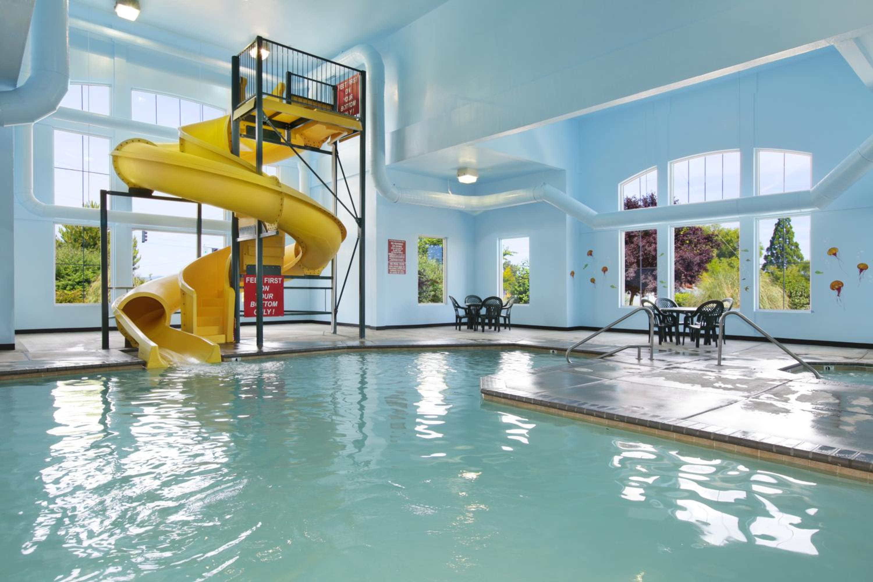Super 8 by Wyndham Central Pt Medford - Property Image 15