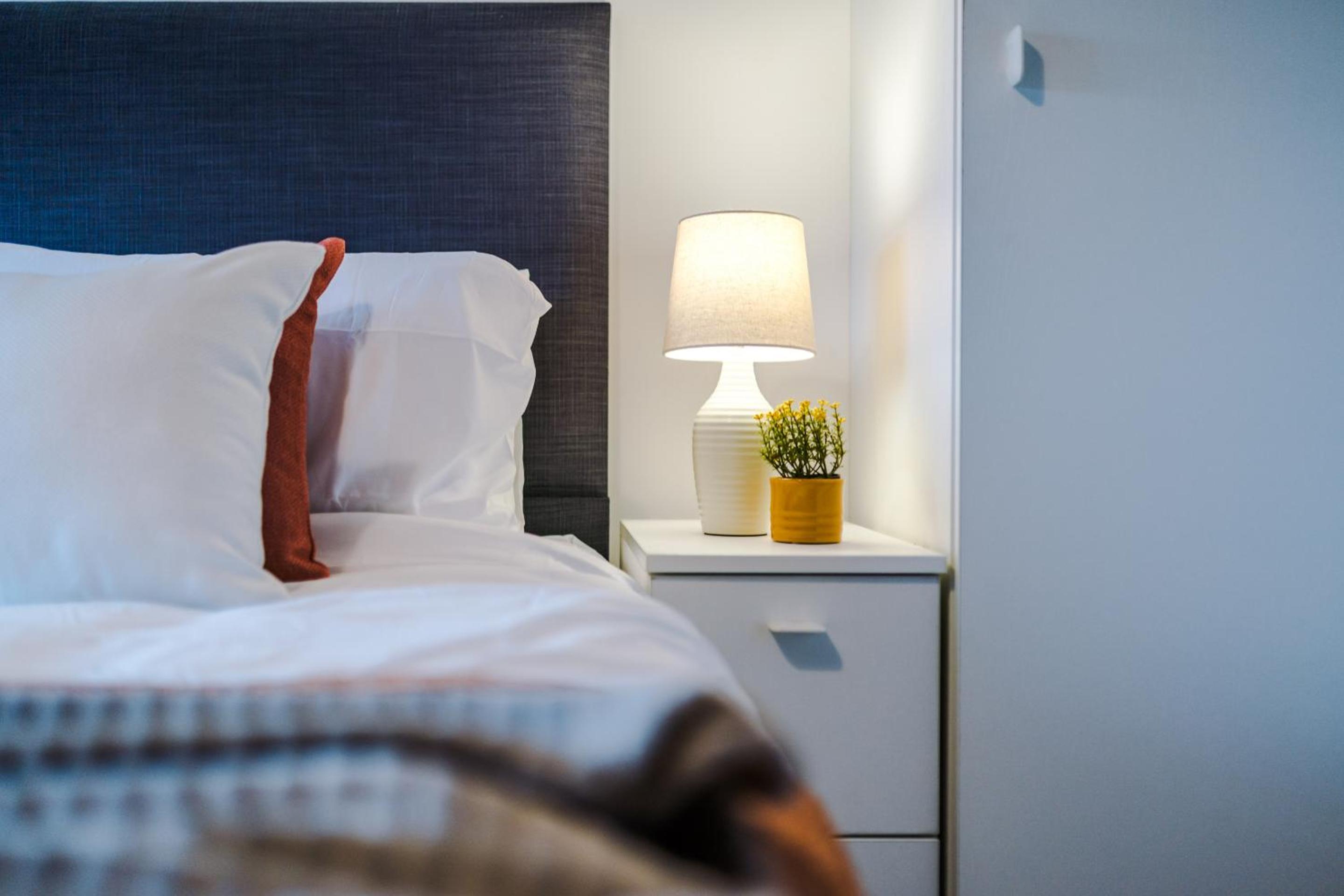 2 King Size Beds in Manhattan styled Oversize Apartment view 3