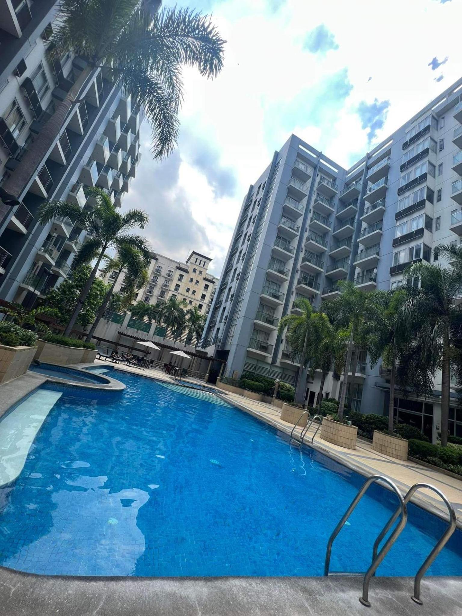 Vevilyn Condotel