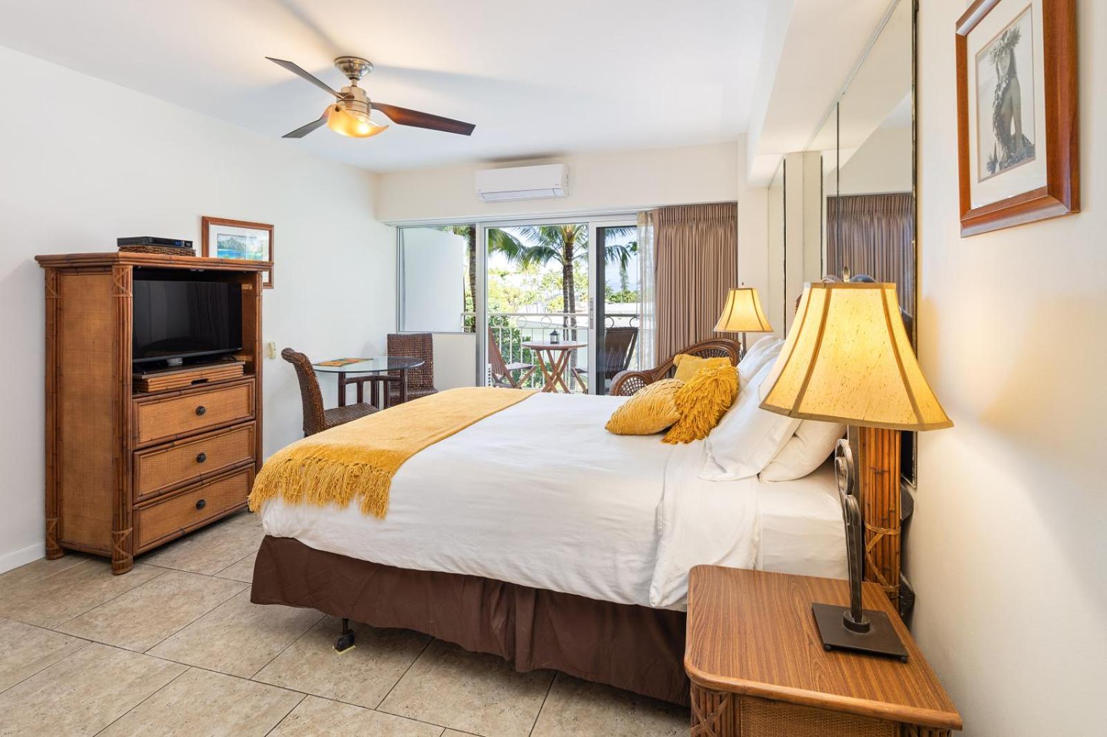 Waikiki Shore Beachfront view 4