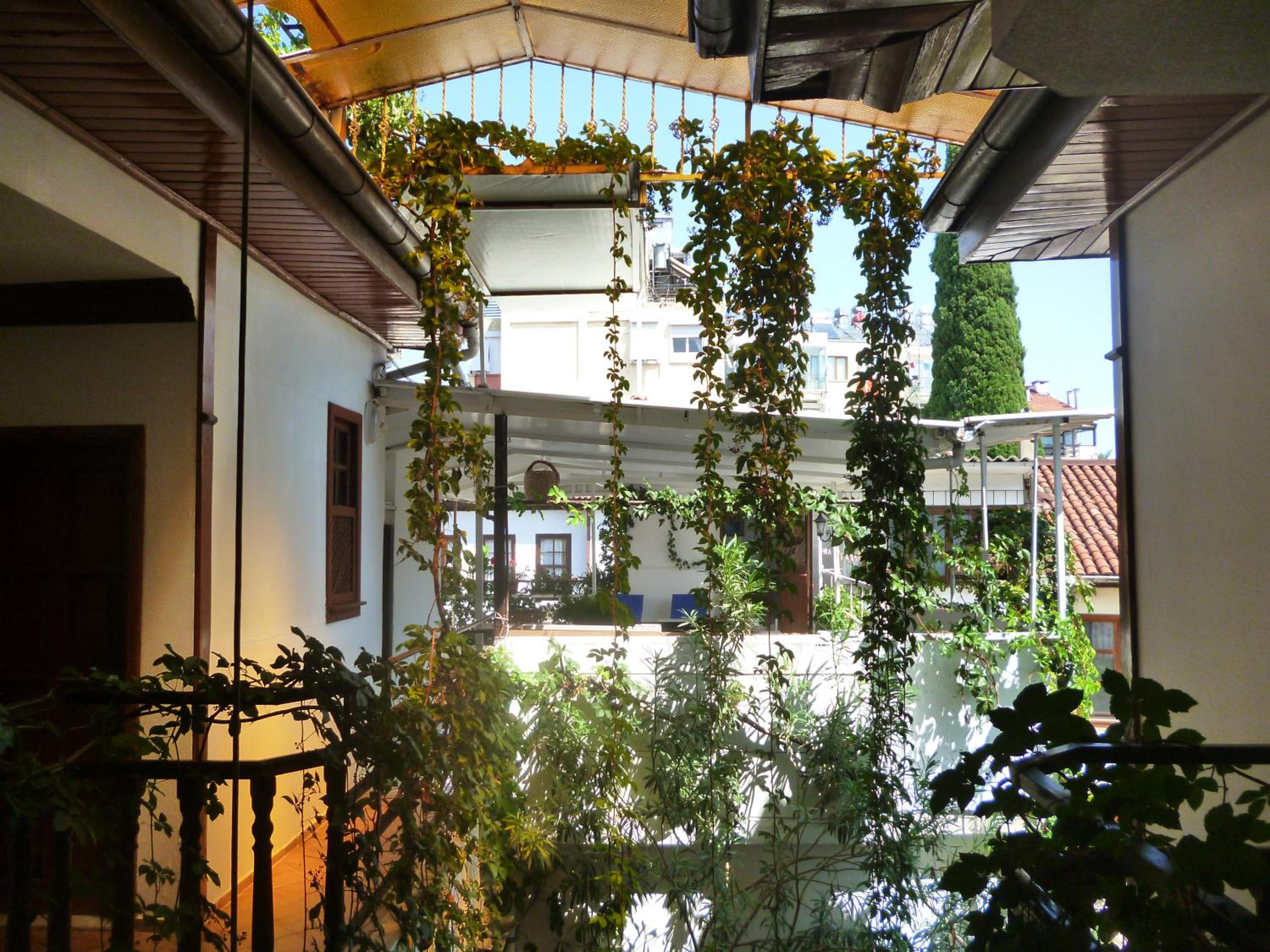Frankfurt Hotel - Image 18