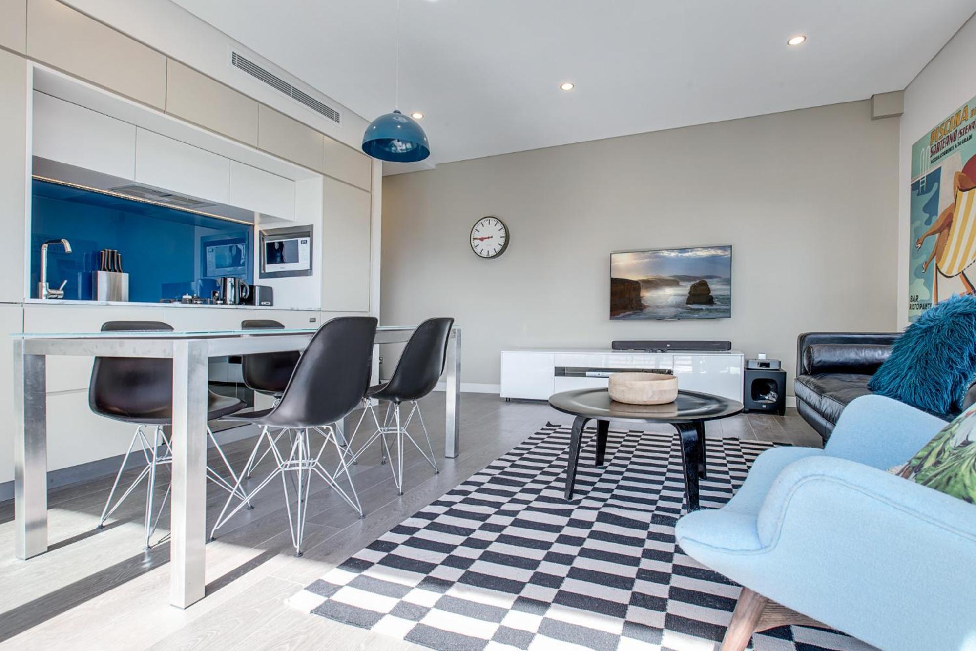 Explore Sydney from Stylish North Shore Apartment