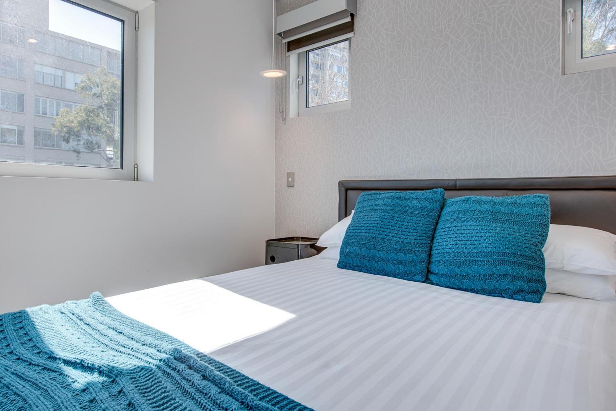 Explore Sydney from Stylish North Shore Apartment