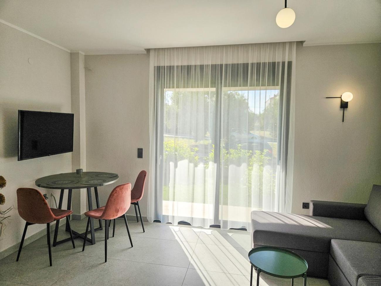 Serenade apartment