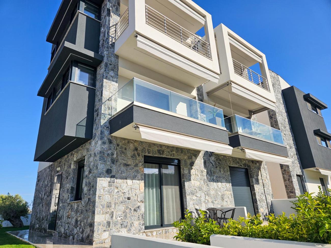 Serenade apartment