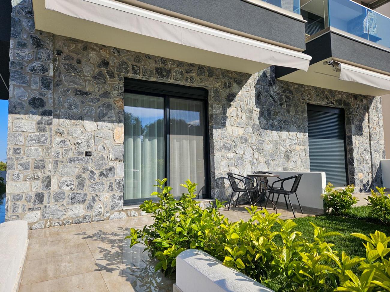 Serenade apartment