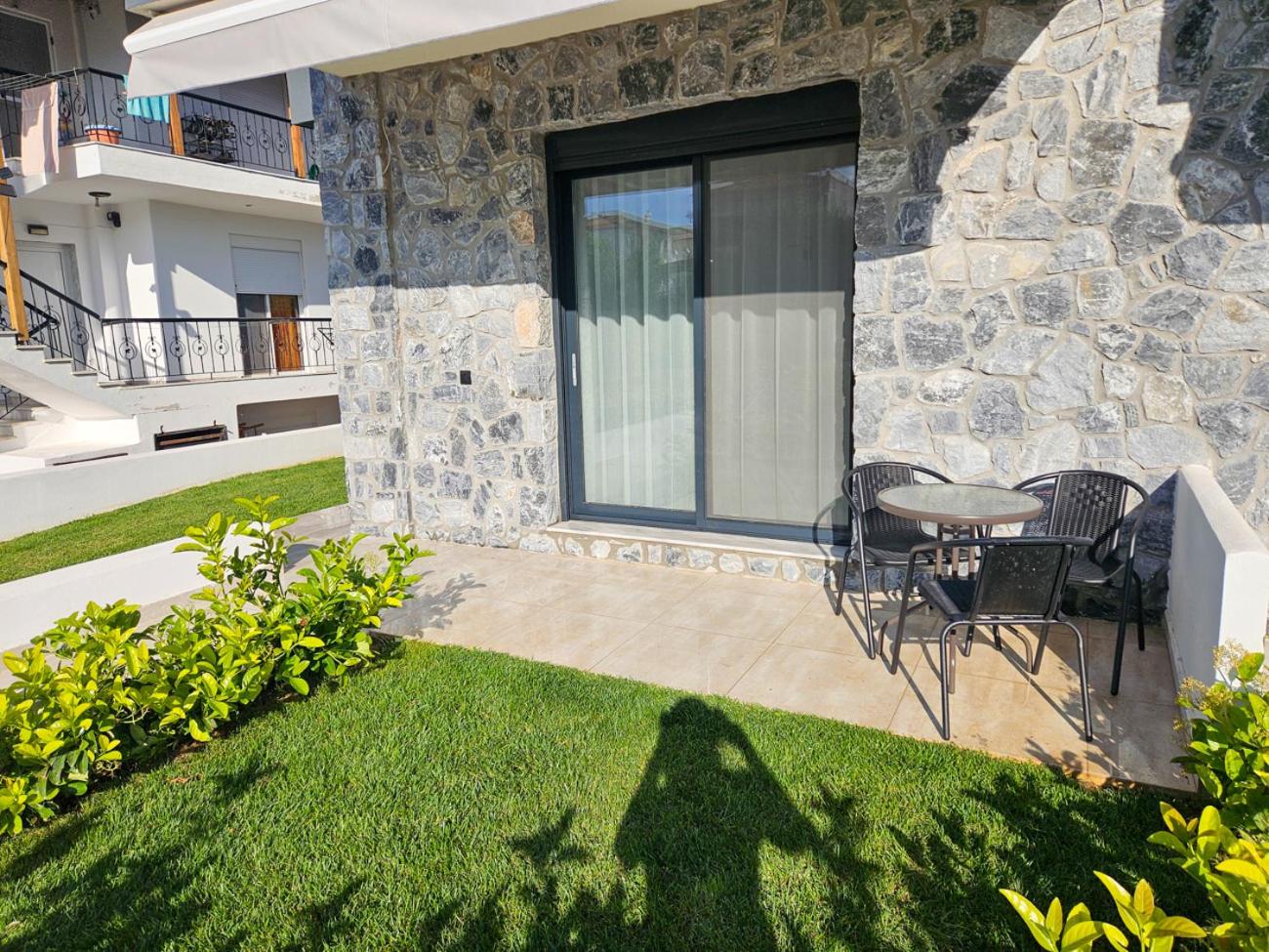 Serenade apartment