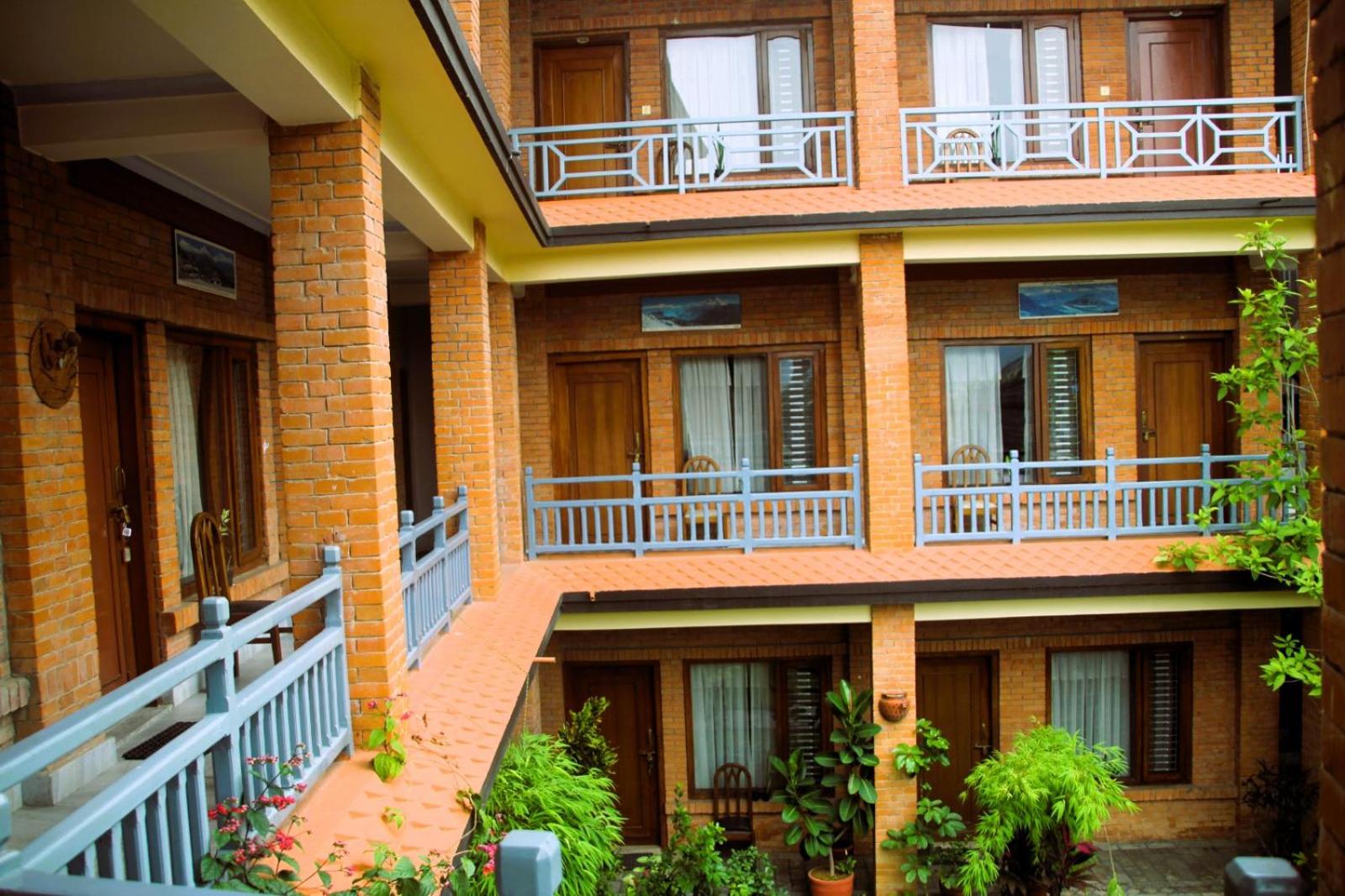 3 Sisters Guest House - Pokhara view 4