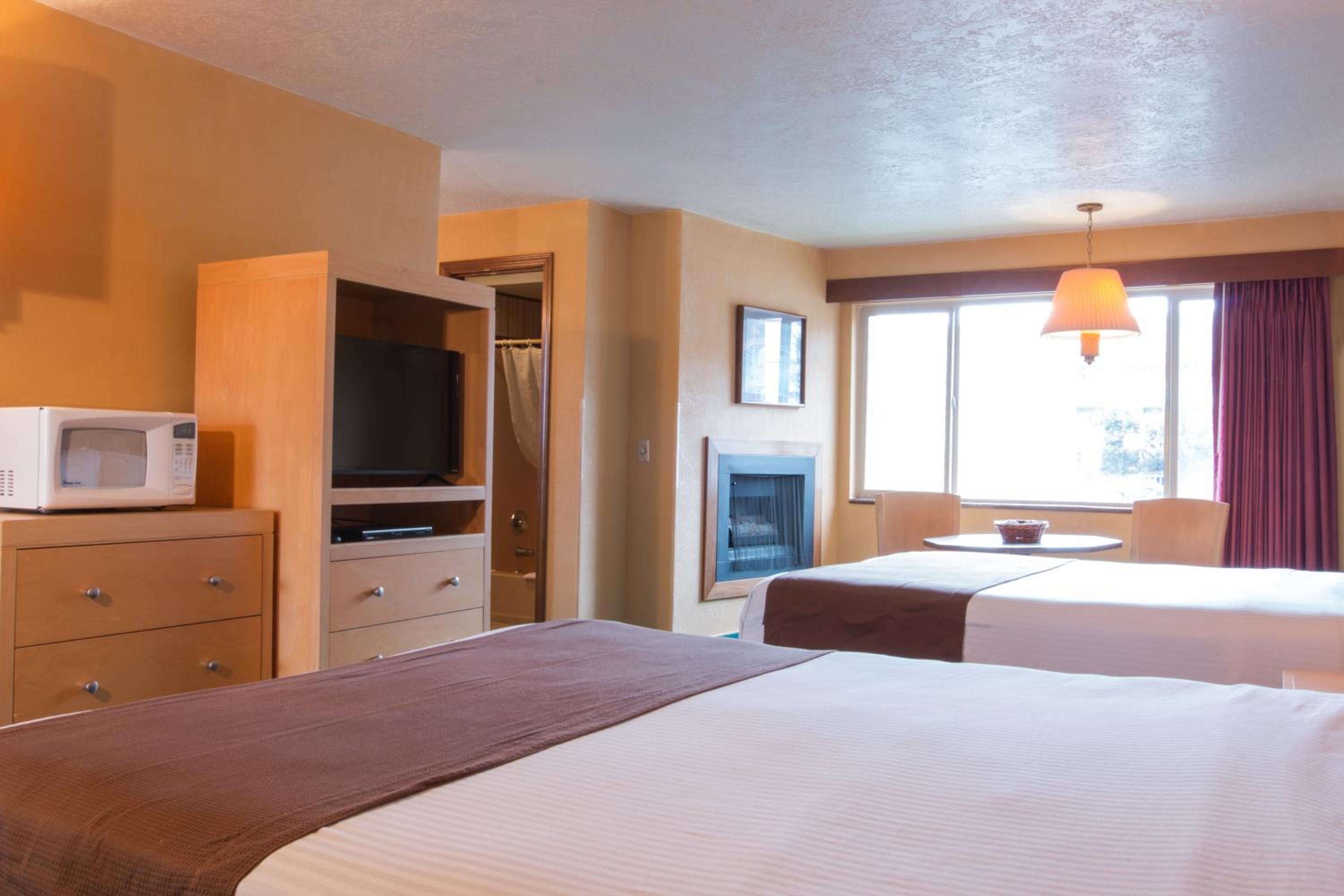 Hi Tide Oceanfront Inn