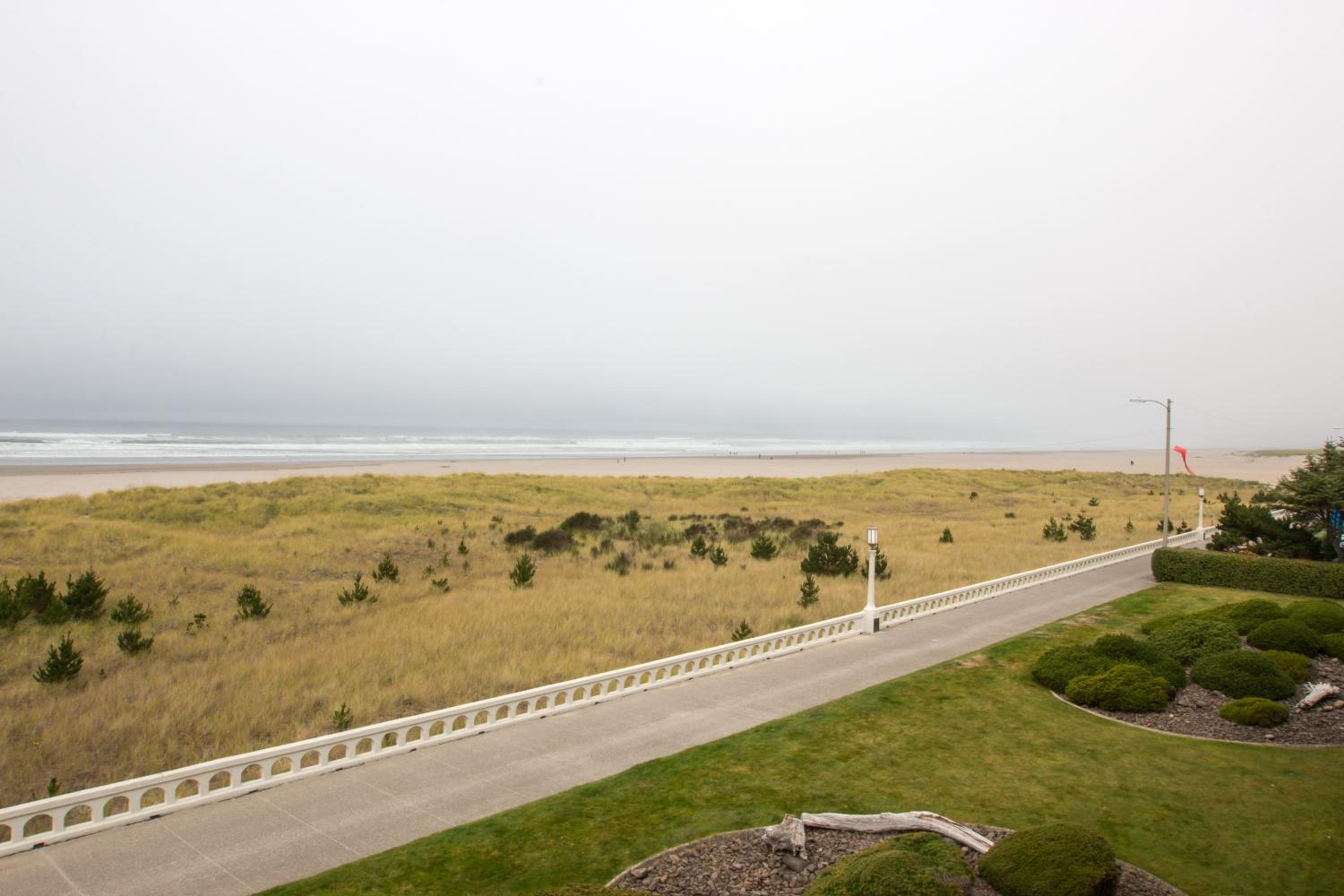Hi Tide Oceanfront Inn