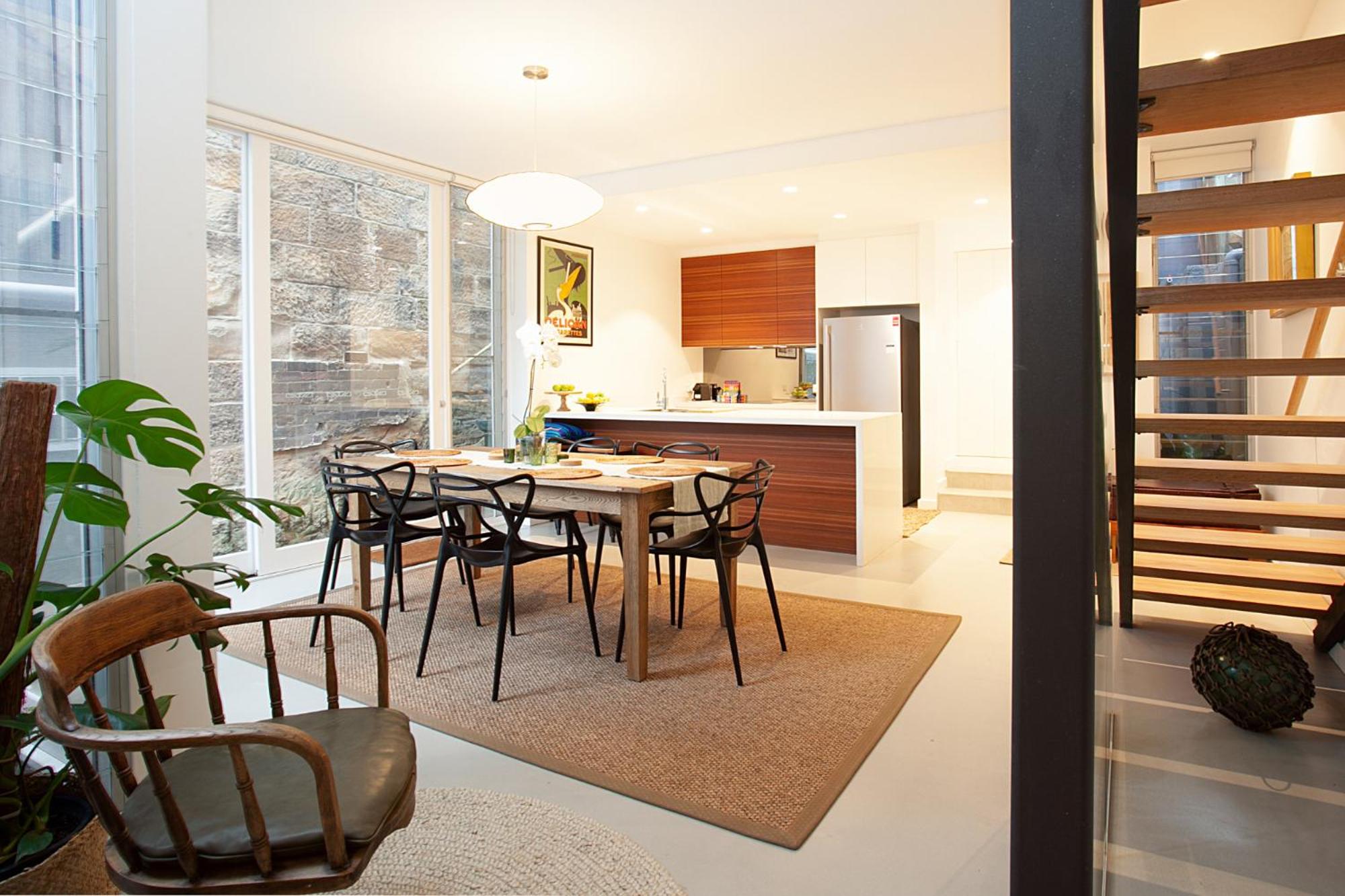 Spacious 3-Bed Family House with Courtyard