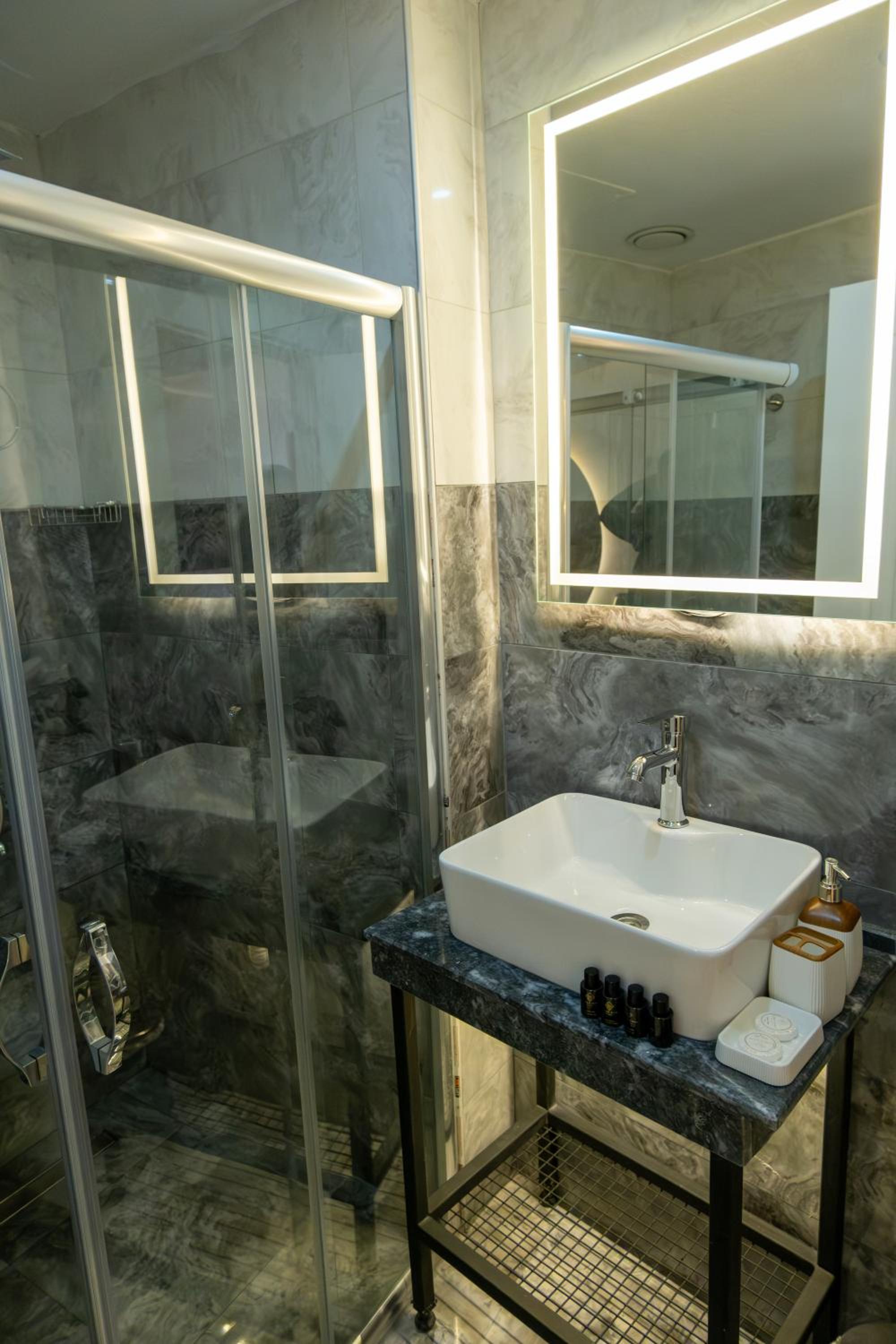 Linda Port Otel - Image 106