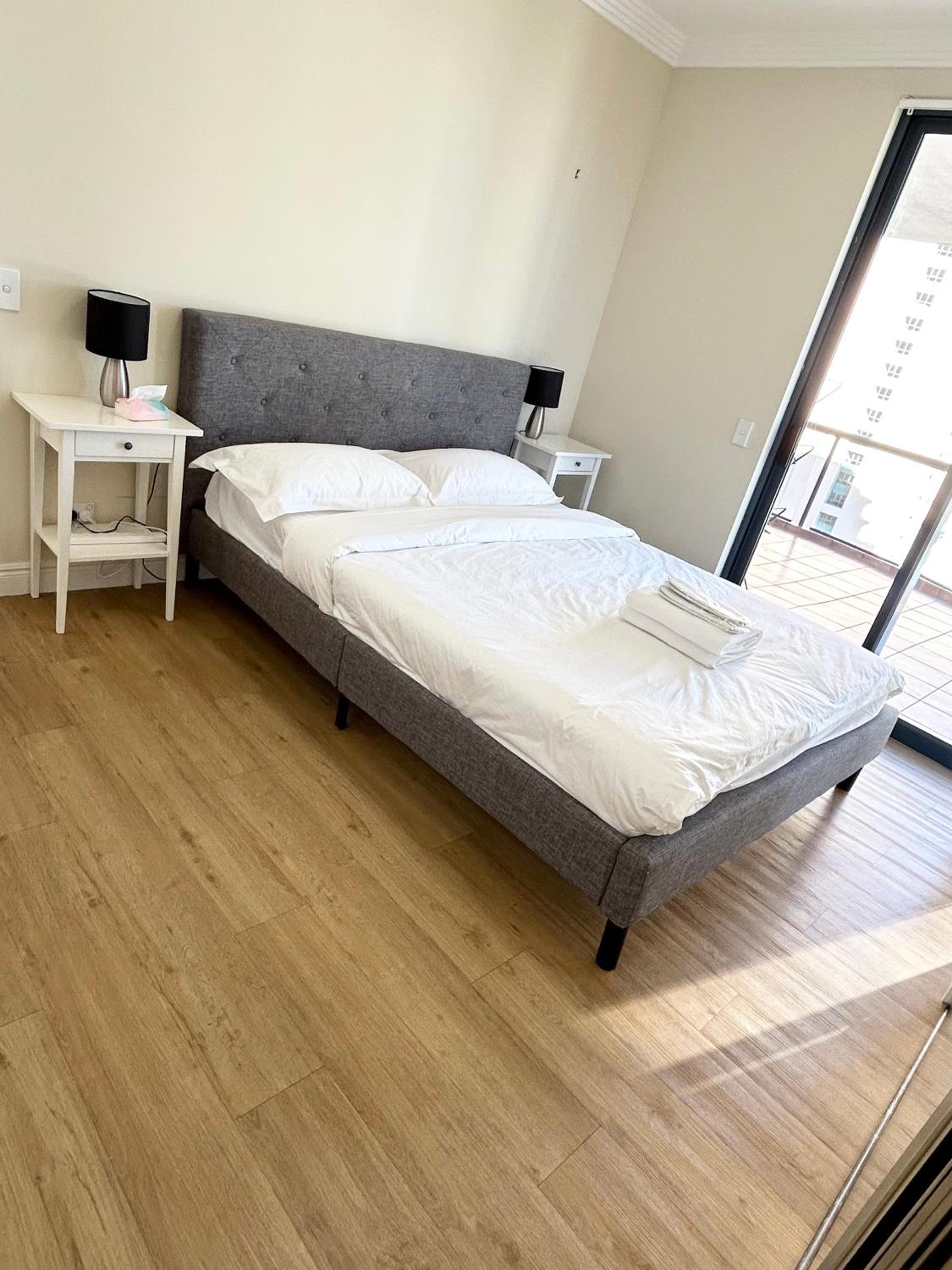 City view Rooms in shared apartment
