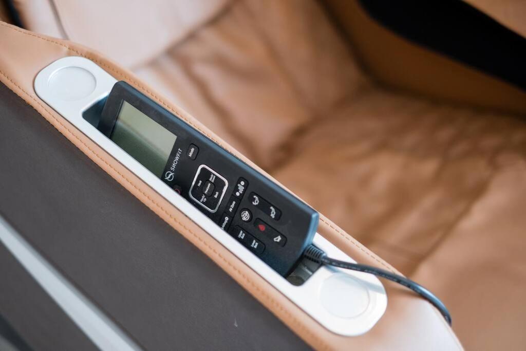 The Natural Nook Cubic Botanical Massage Chair