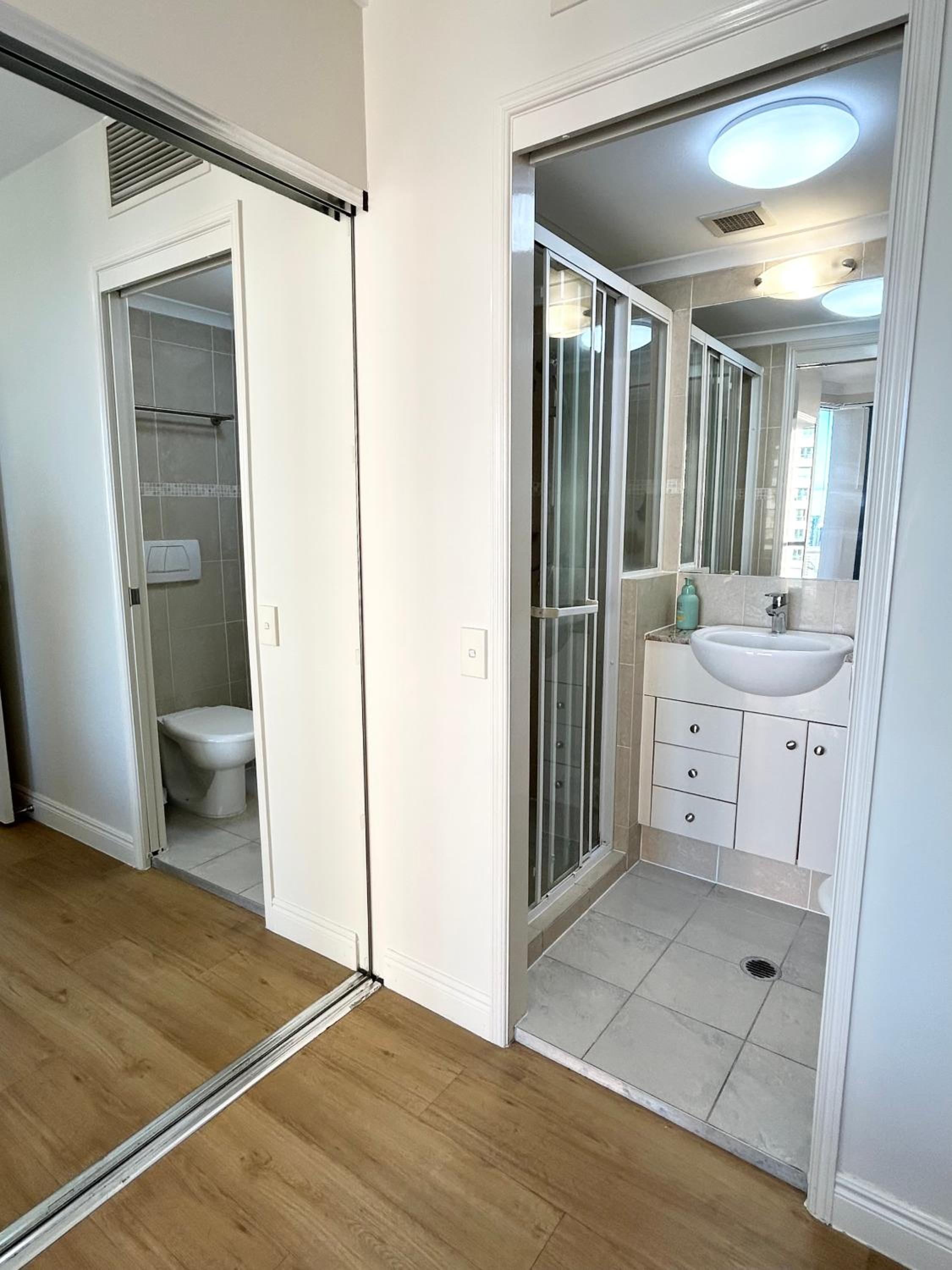City view Rooms in shared apartment