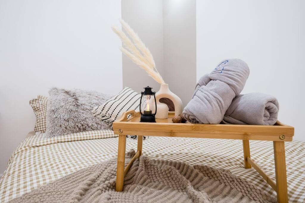 The Natural Nook Cubic Botanical Massage Chair