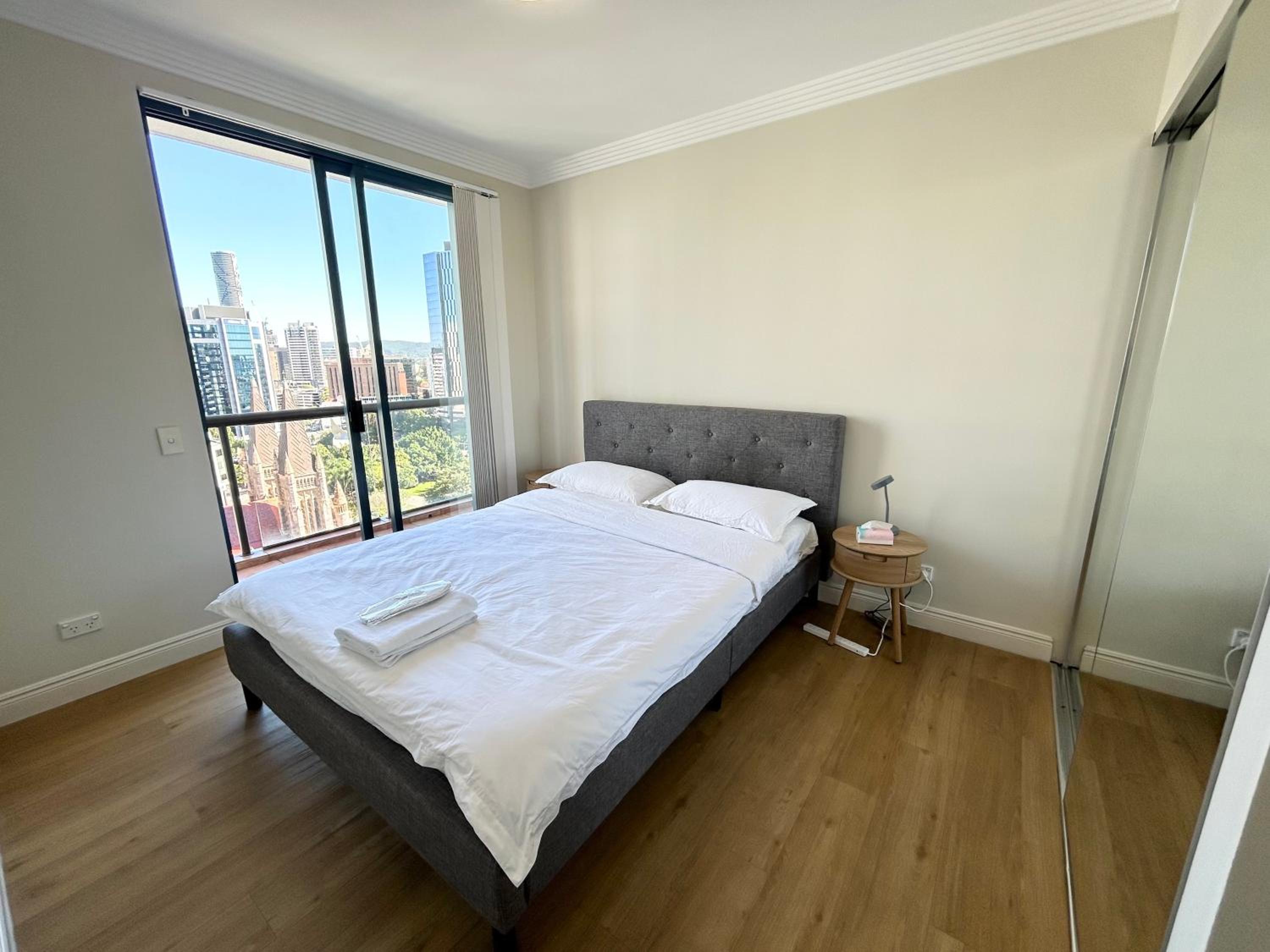 City view Rooms in shared apartment