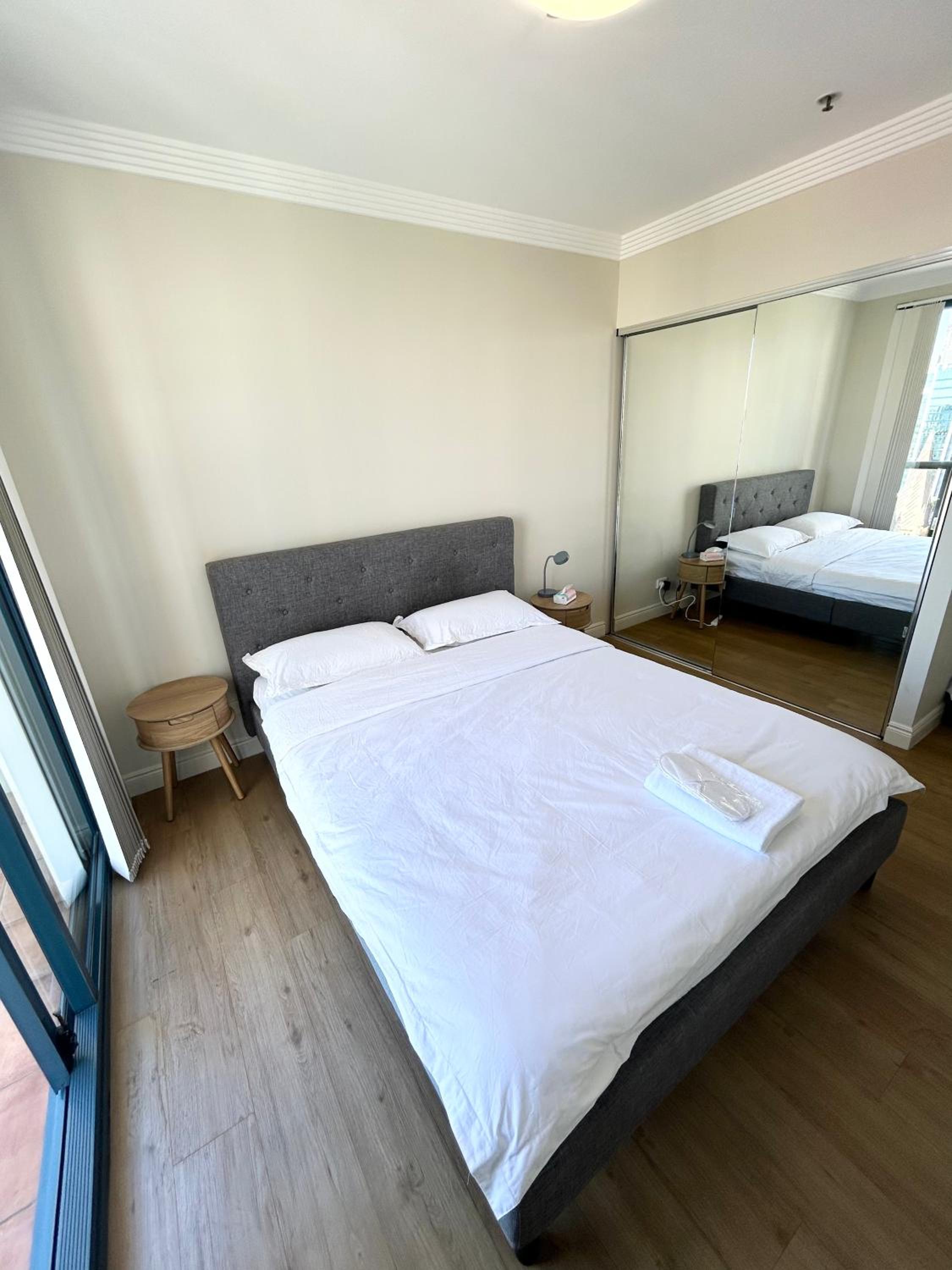 City view Rooms in shared apartment