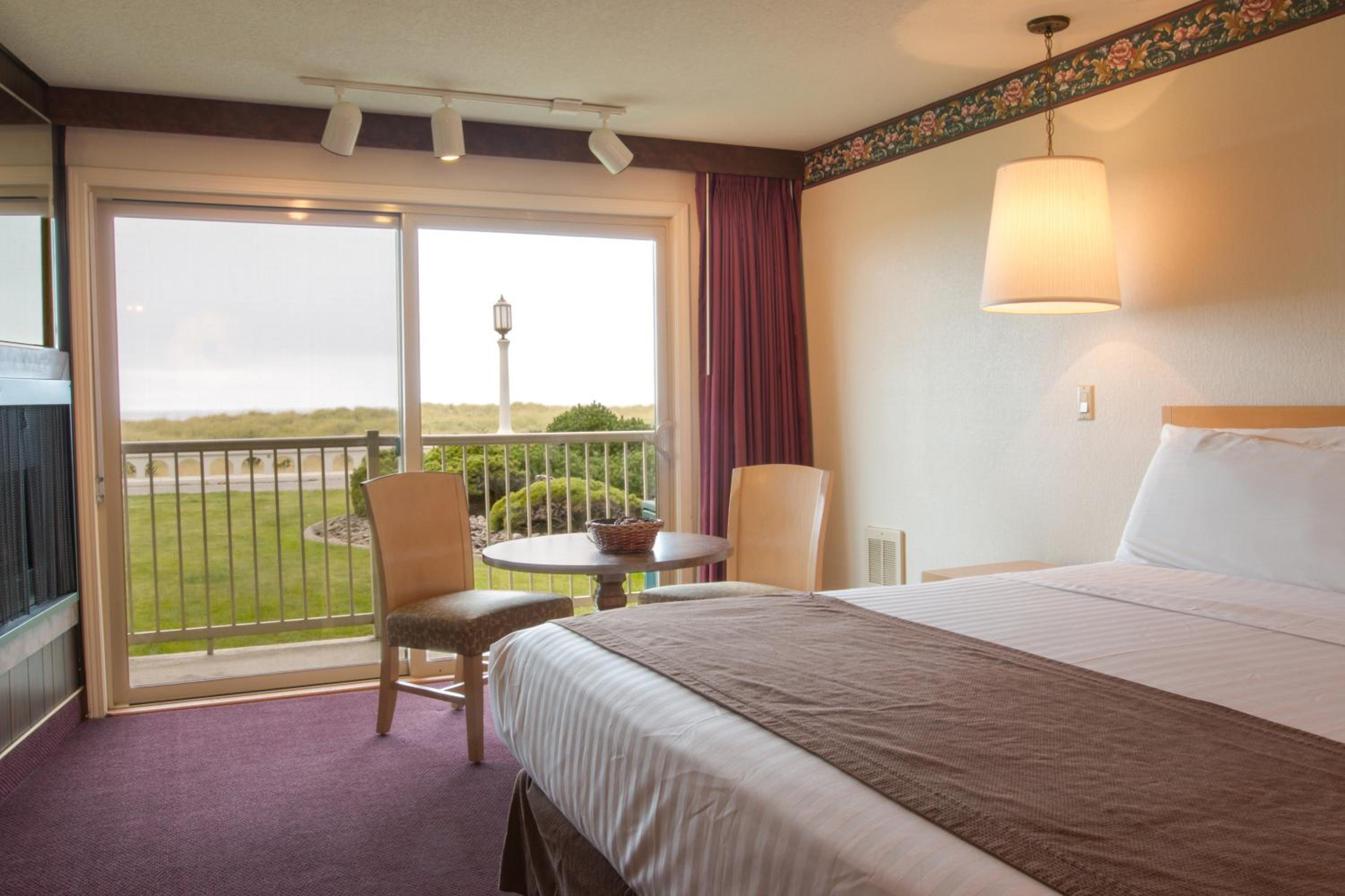 Hi Tide Oceanfront Inn