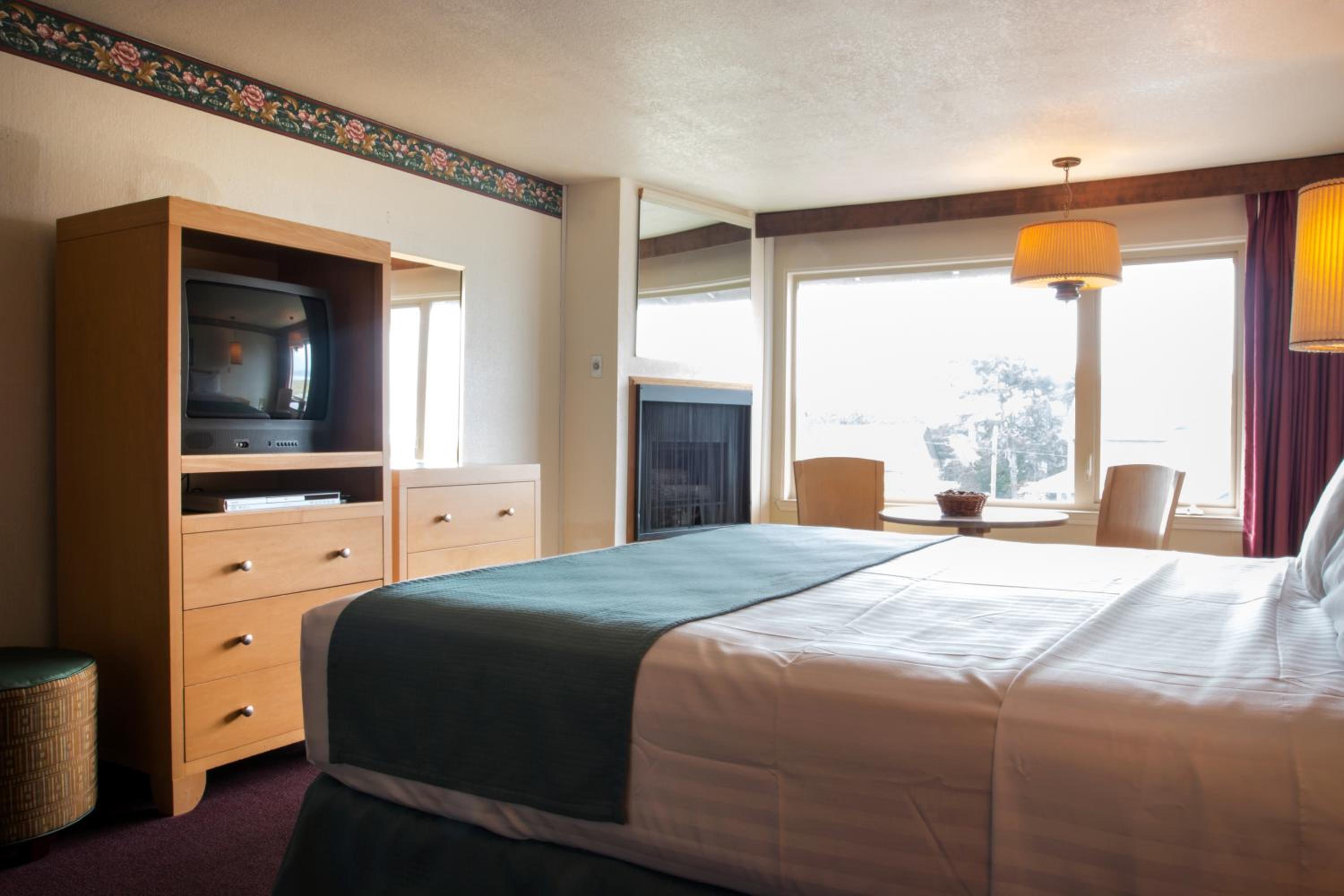 Hi Tide Oceanfront Inn