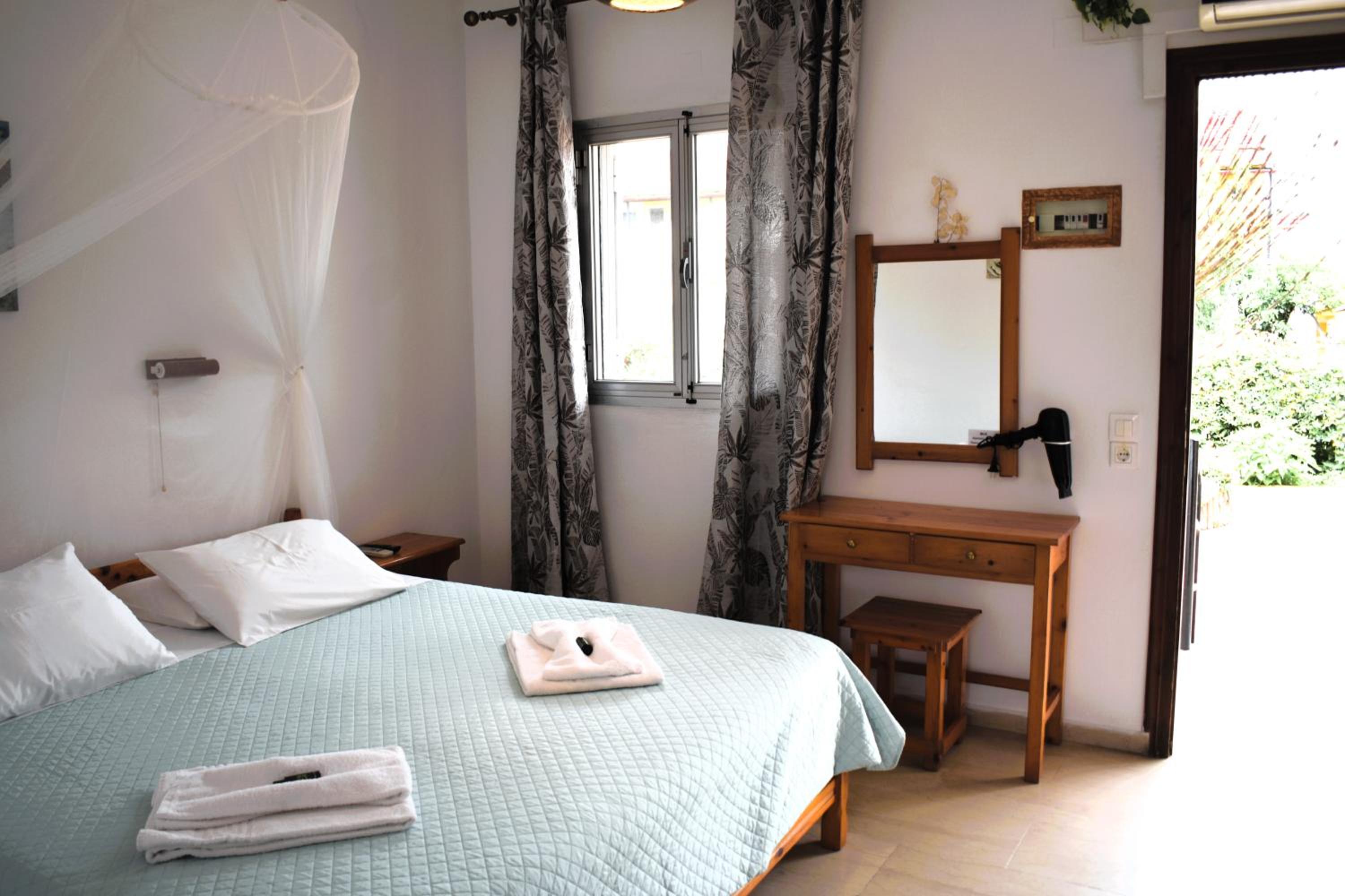Kostas Apartments & studios